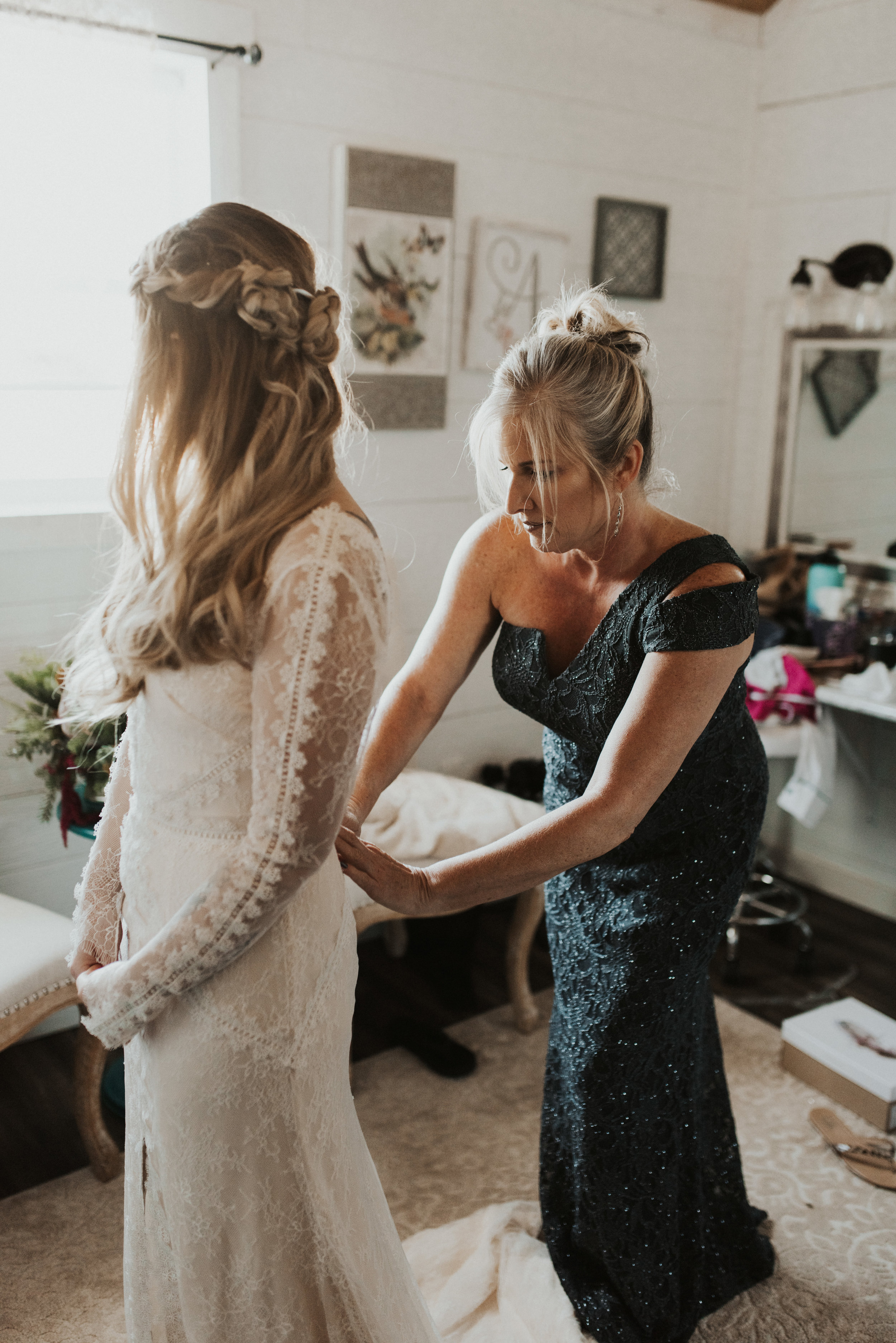 DrippingSpringsWeddingPhotographerSarahEPhotography-76.jpg