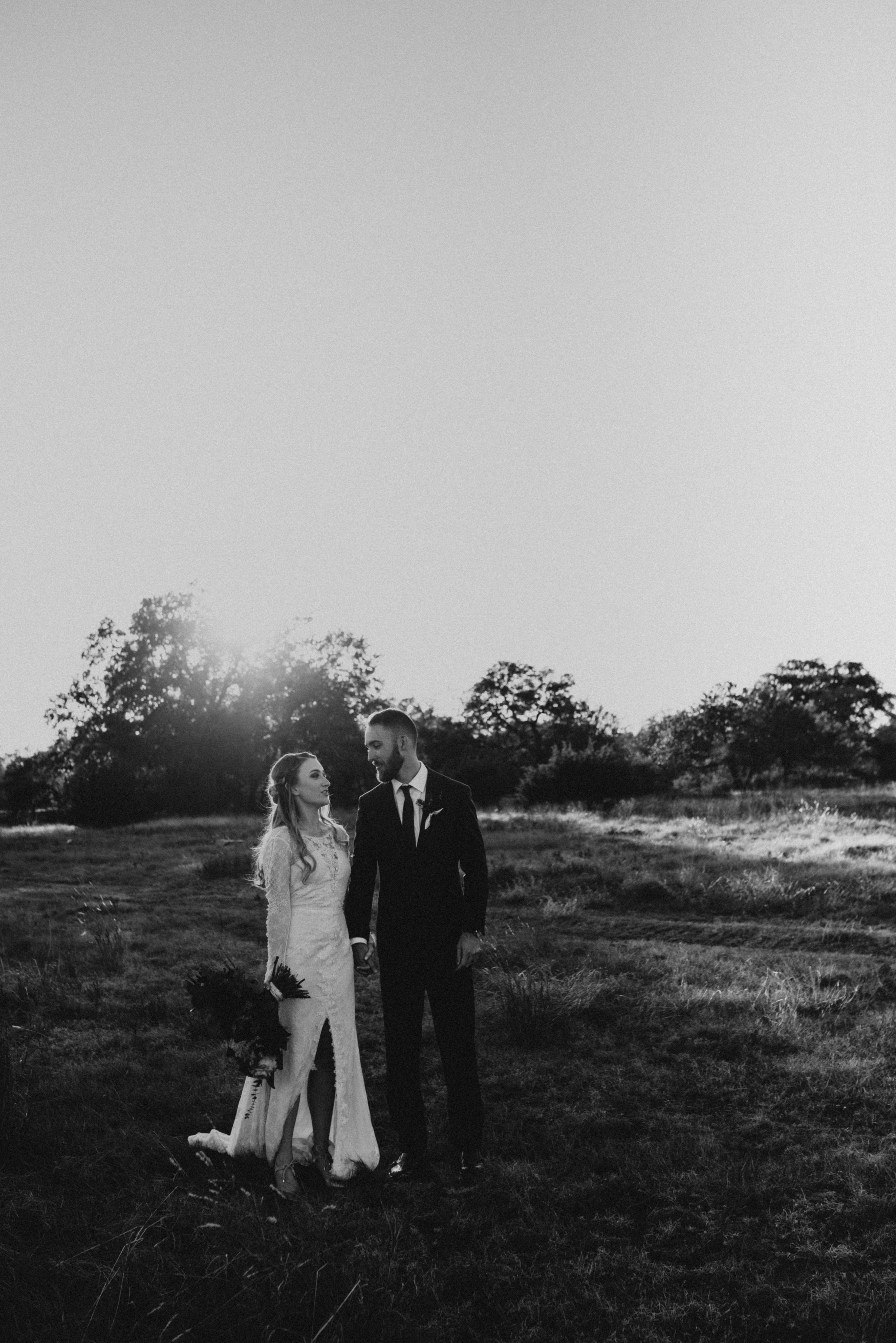 DrippingSpringsWeddingPhotographerSarahEPhotography-137.jpg