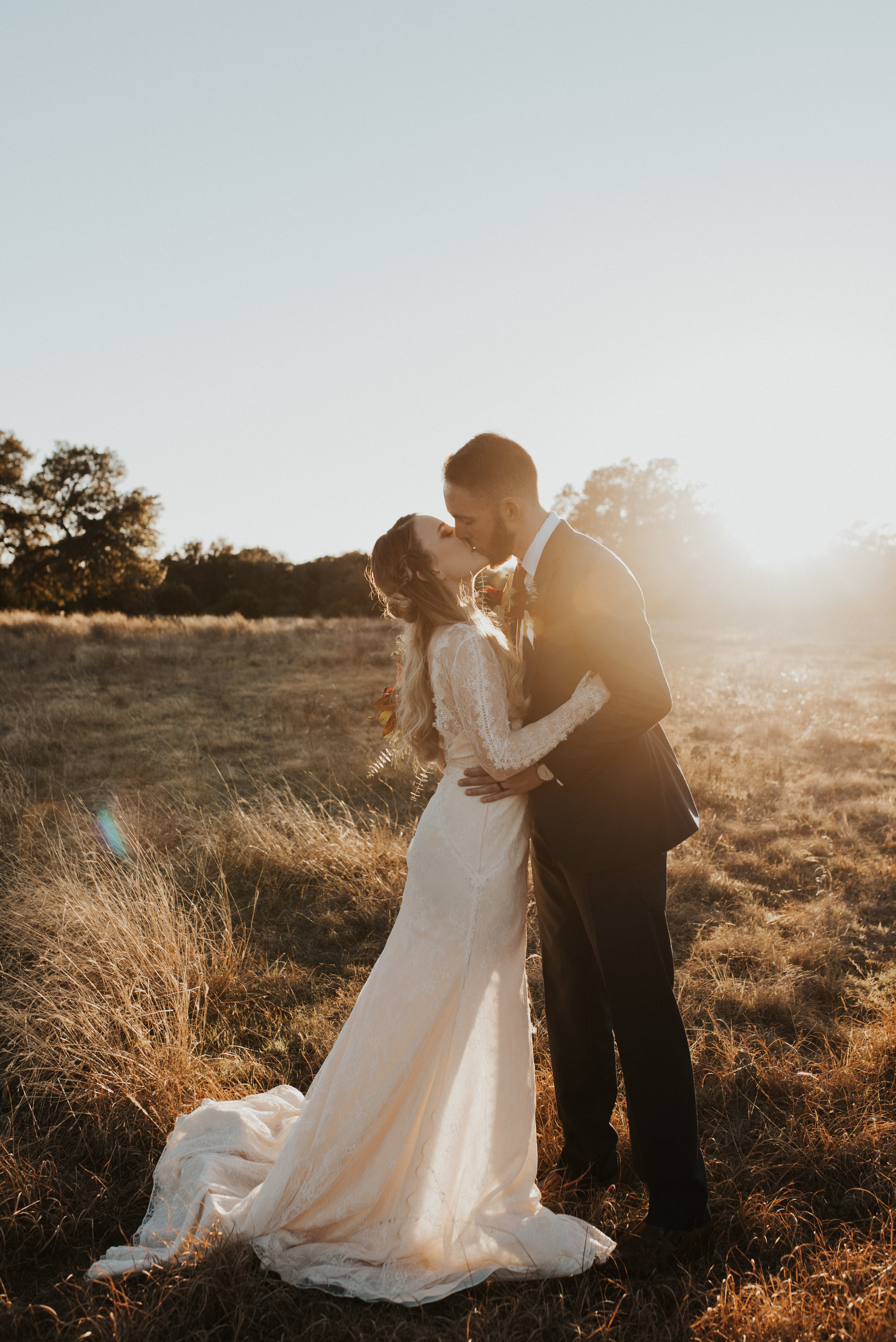 DrippingSpringsWeddingPhotographerSarahEPhotography-154.jpg