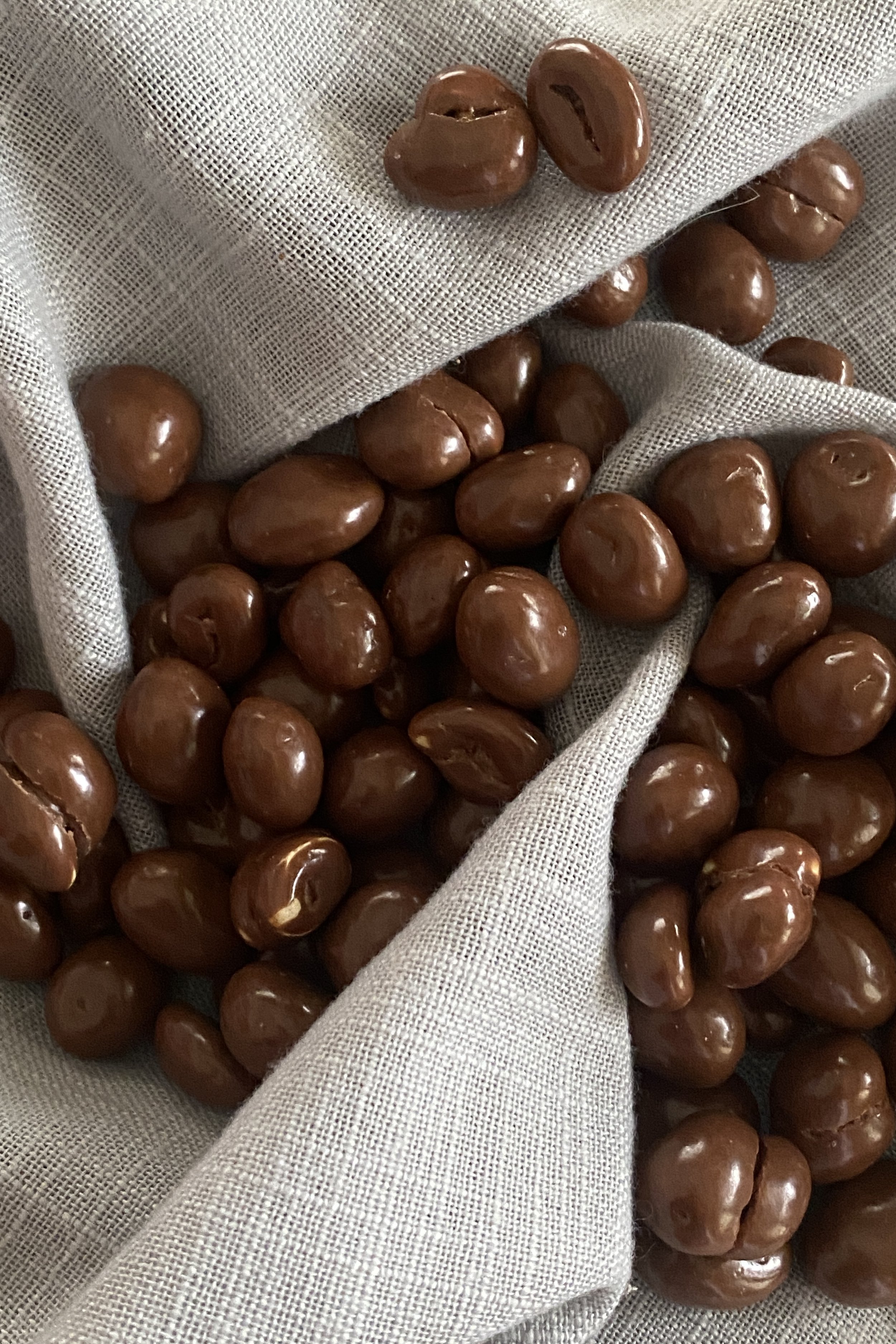 Galloways milk chocolate peanuts