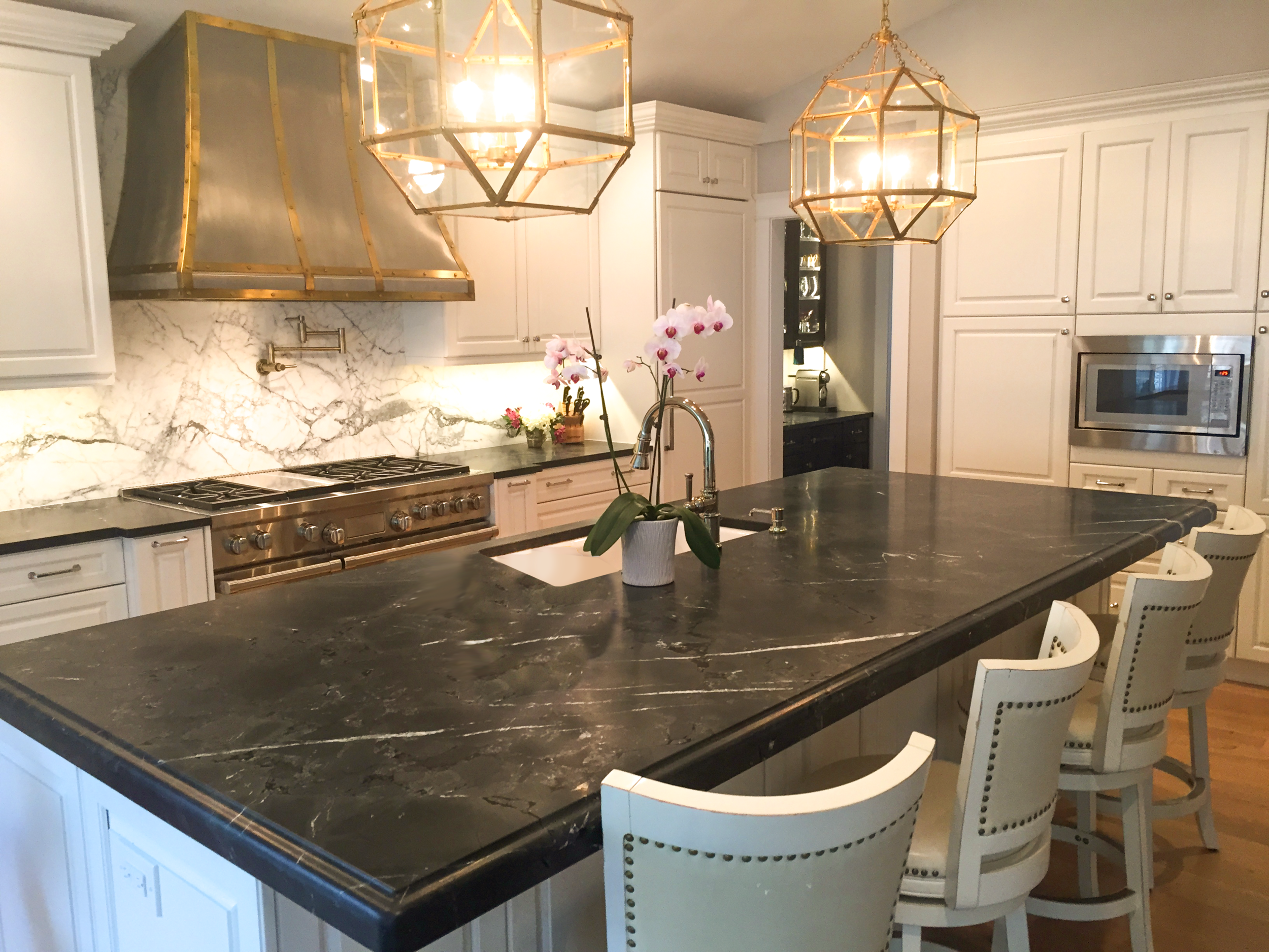 Post installation at a kitchen design in Littleton, CO by AJID
