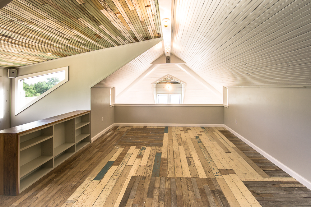 Upstairs Loft 1.jpg
