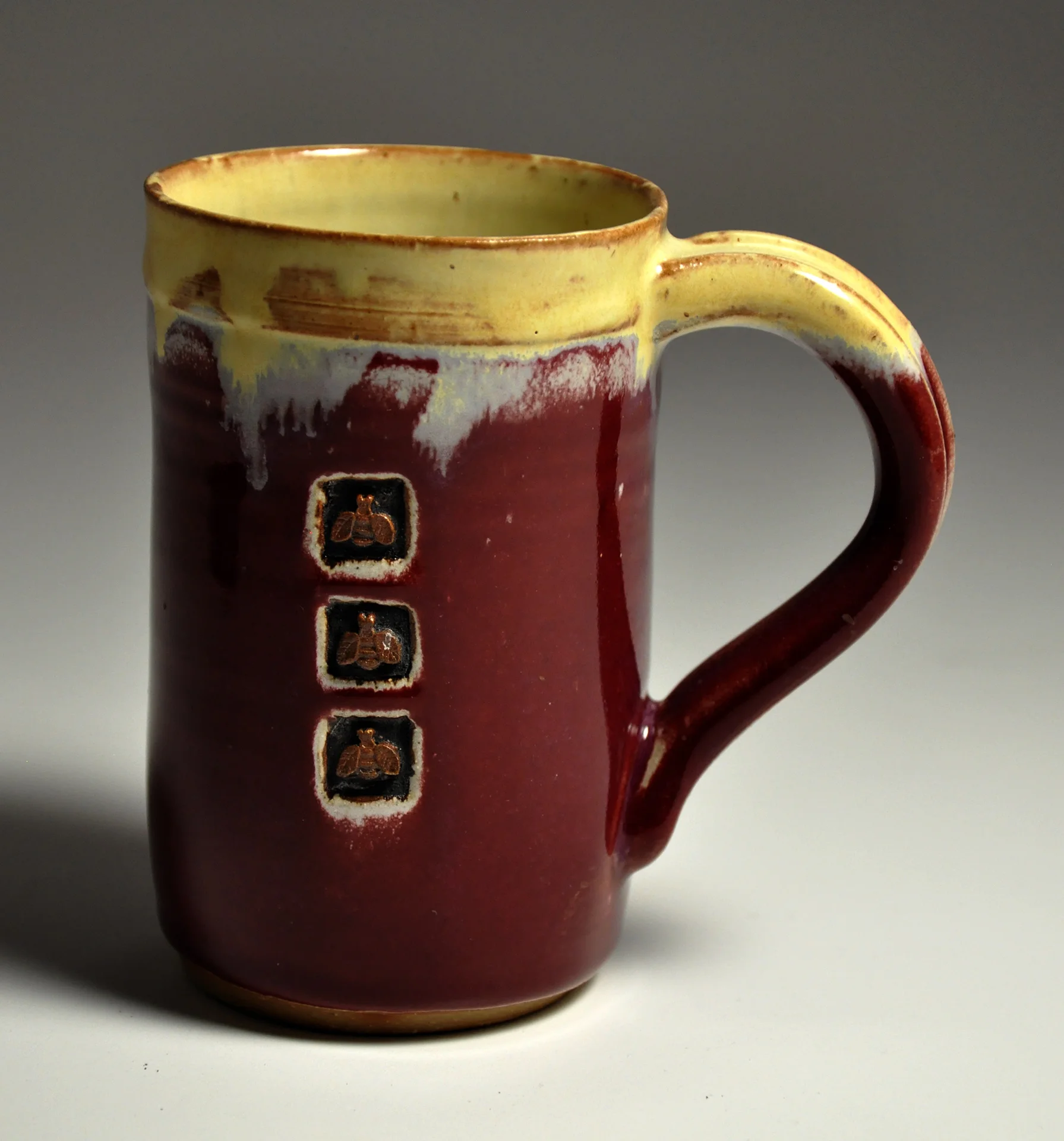 three bee cup