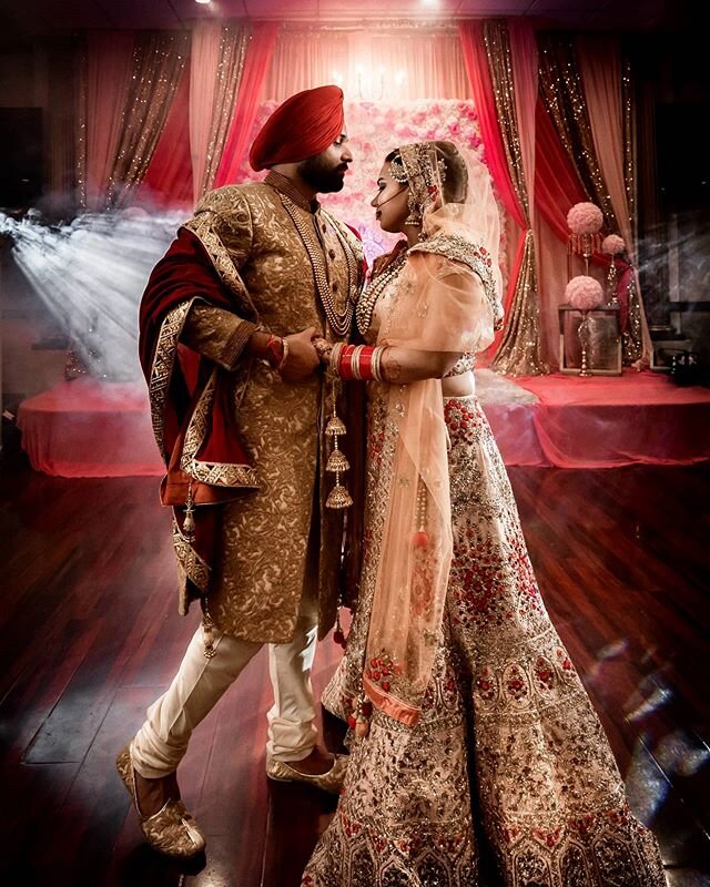 Fact#21 - Because the number of possible combination of genes isn't infinite, there are probably at least 7 humans that looks the same as you. 🧠🧬🔬👨‍🔬
.
.
.
#reelbride #punjabibride #southasianbridemagazine #weddingphotograph #reelinitiative