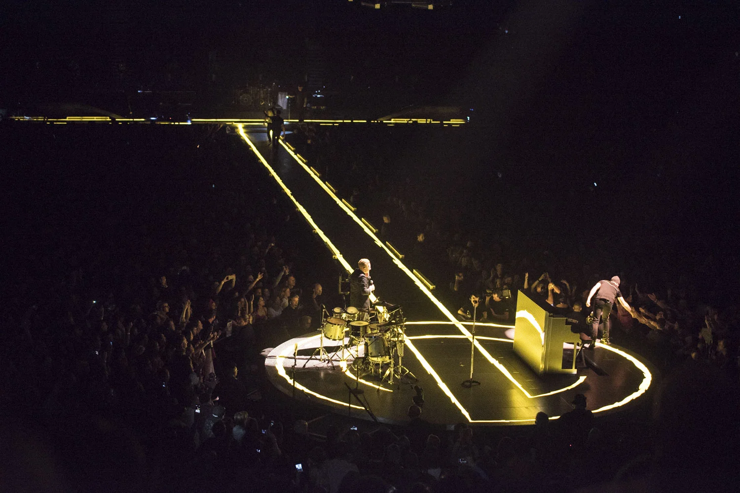 21486858_Live_Concert.jpg
