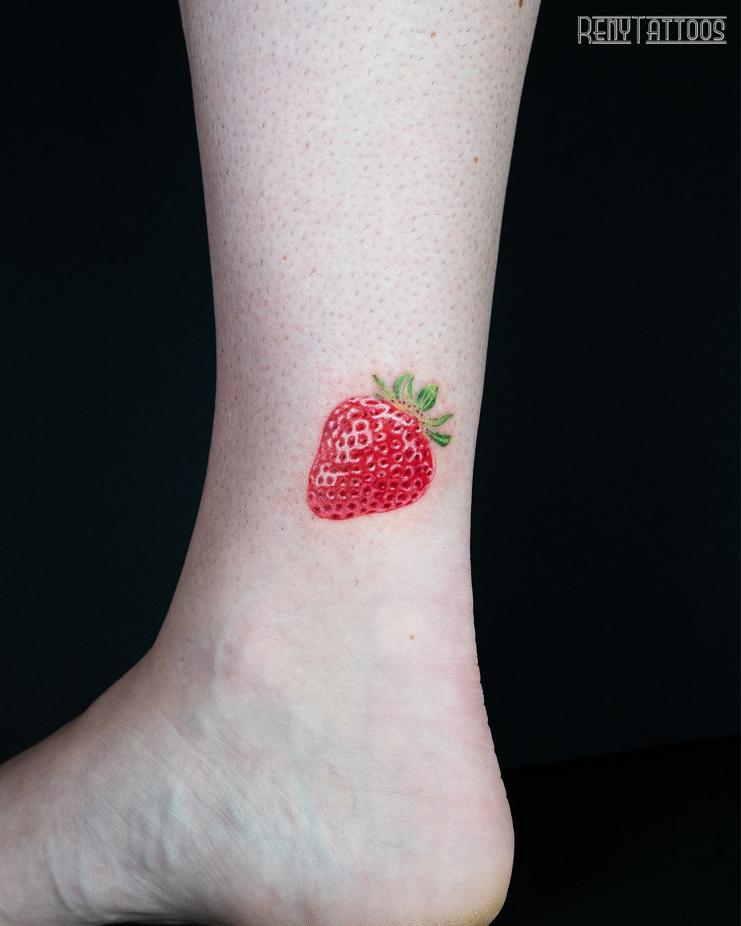 RenyTattoos-Colour-realism-Strawberry.jpg