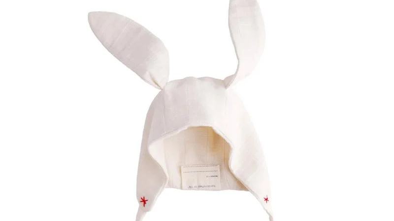 ELLIEFUNDAY_bunny%2Bhat.jpg