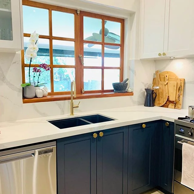 RESIDENTIAL
◄ Gold features, Calacatta stone, navy blue shaker doors - a dream kitchen. ►
#franciscabinetry