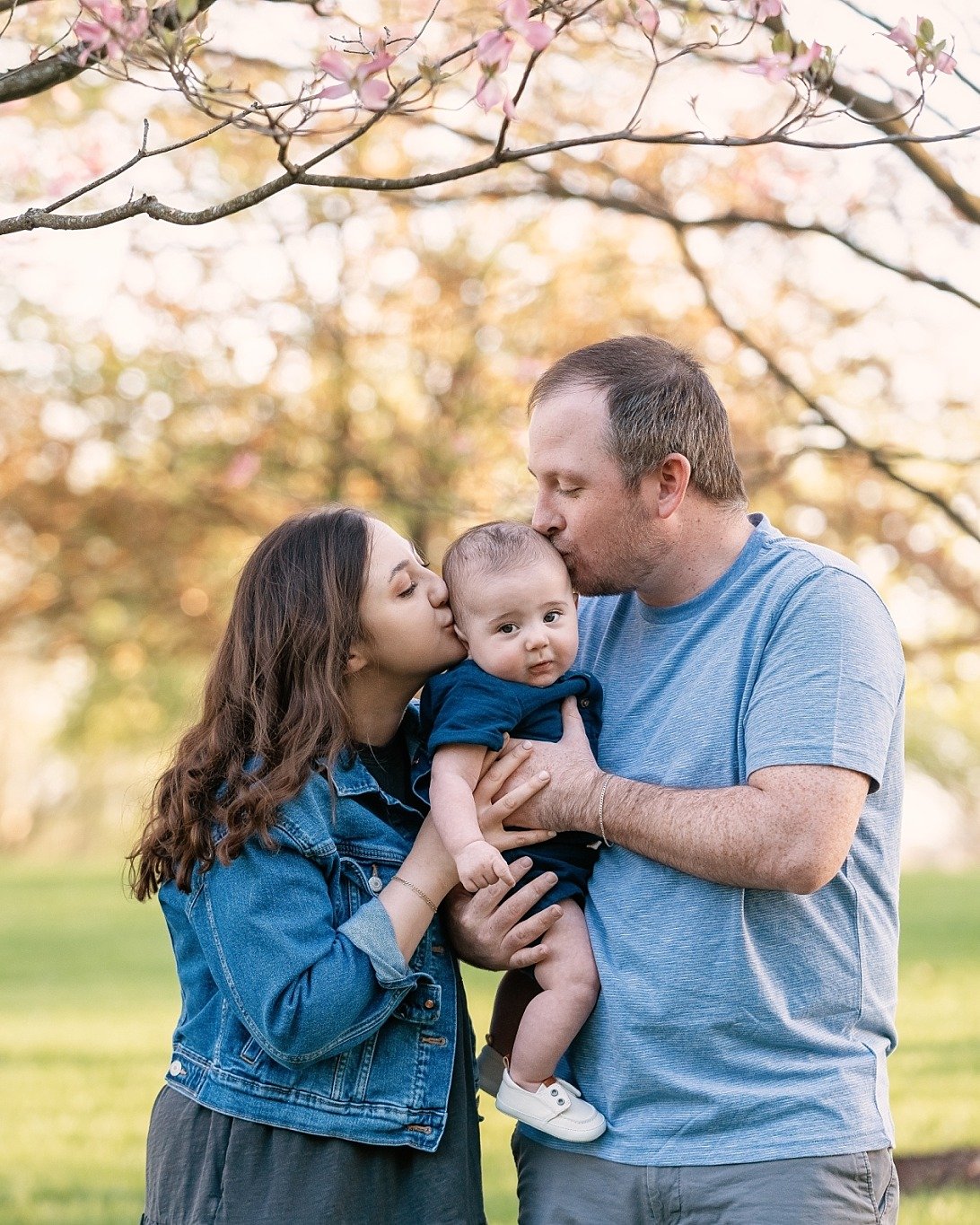 Family sessions &amp; Extended Family sessions are booking. Now is the time to get photos updated! I've already seen so many amazing families! 🥰📸

Link to book: https://app.acuityscheduling.com/schedule.php?owner=18802854