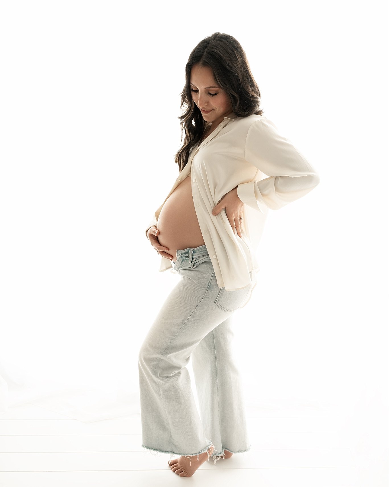 ✨I have so many beautiful sessions to share&mdash;I'm seriously behind on posting! 😅 Maternity season is in full bloom and I&rsquo;ve been loving every moment of it.

Here&rsquo;s a little peek at this stunning mama and her sweet bump&mdash;soft, si