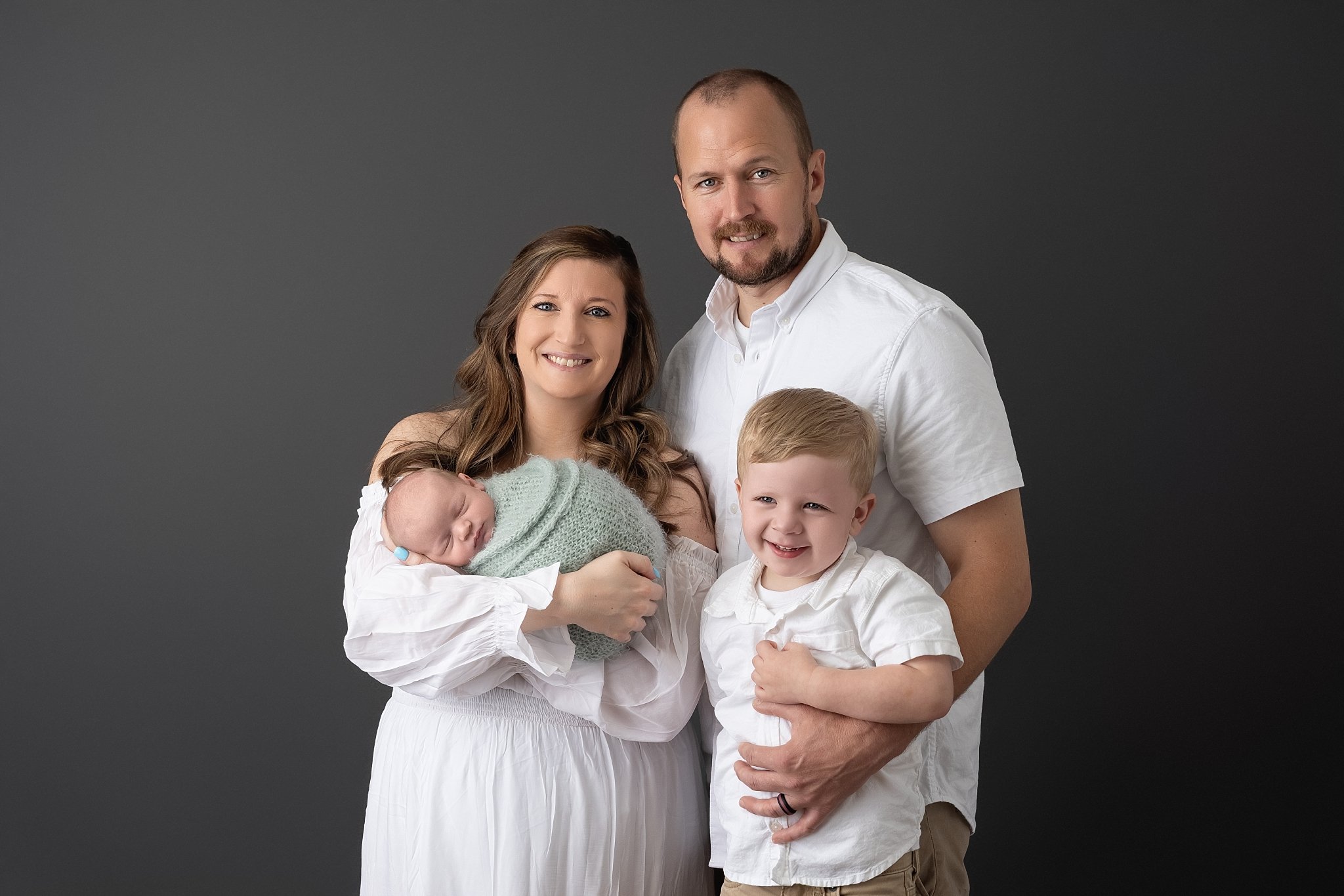 ✨ Introducing the newest little love! ✨
I had the absolute joy of photographing this beautiful family and their newest bundle of snuggles. From proud big brother smiles to the most peaceful newborn cuddles&mdash;every moment was filled with love. 💛
