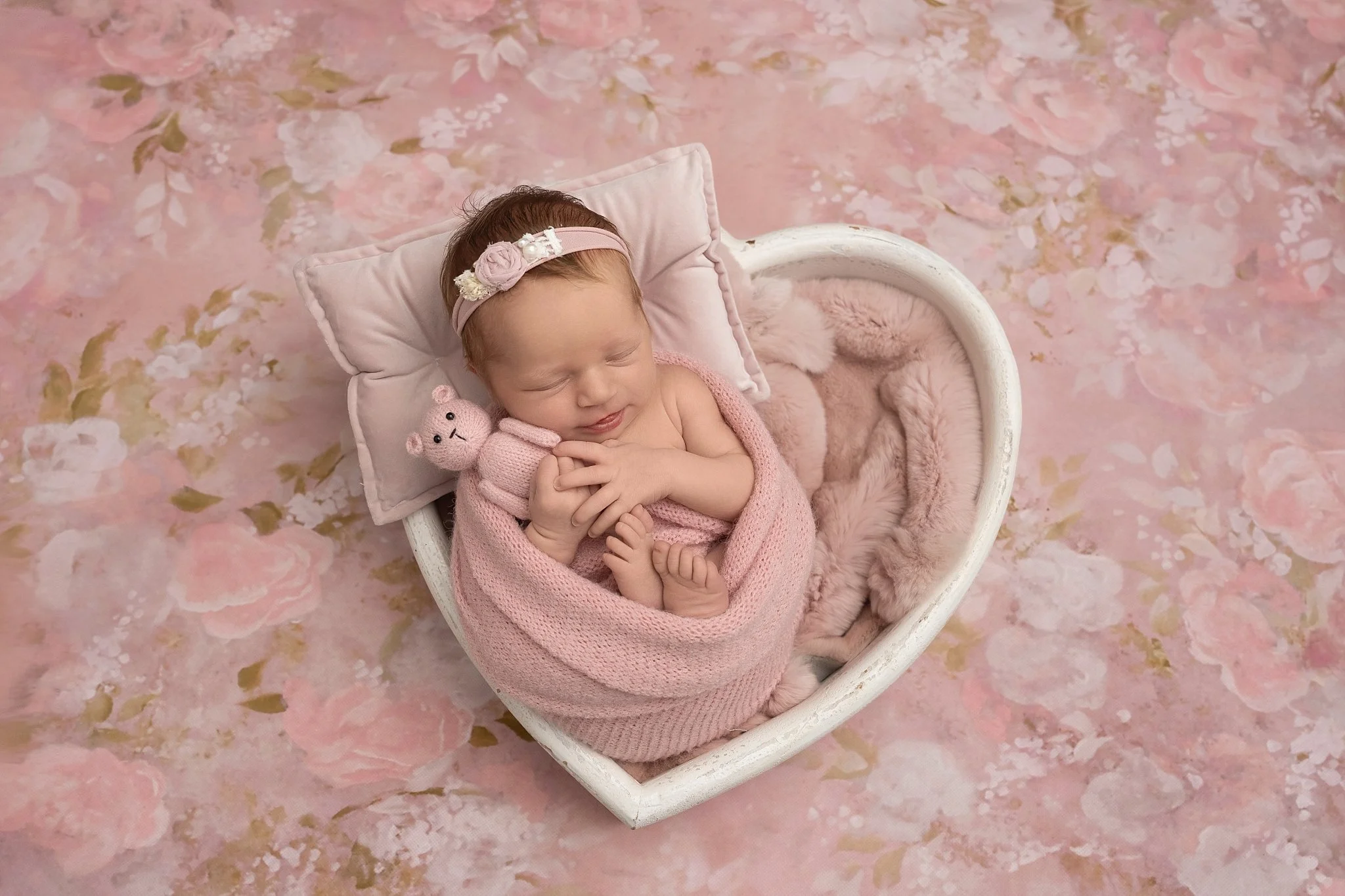 💕 Wrapped in love, surrounded by sweetness. 💕
This little princess was all snuggles and perfection during her newborn session. 🌸

📸 Conner James Photography
www.connerjamesphotography.com/booknow

#NewbornPhotography #NewbornPhotographer #BabyGir