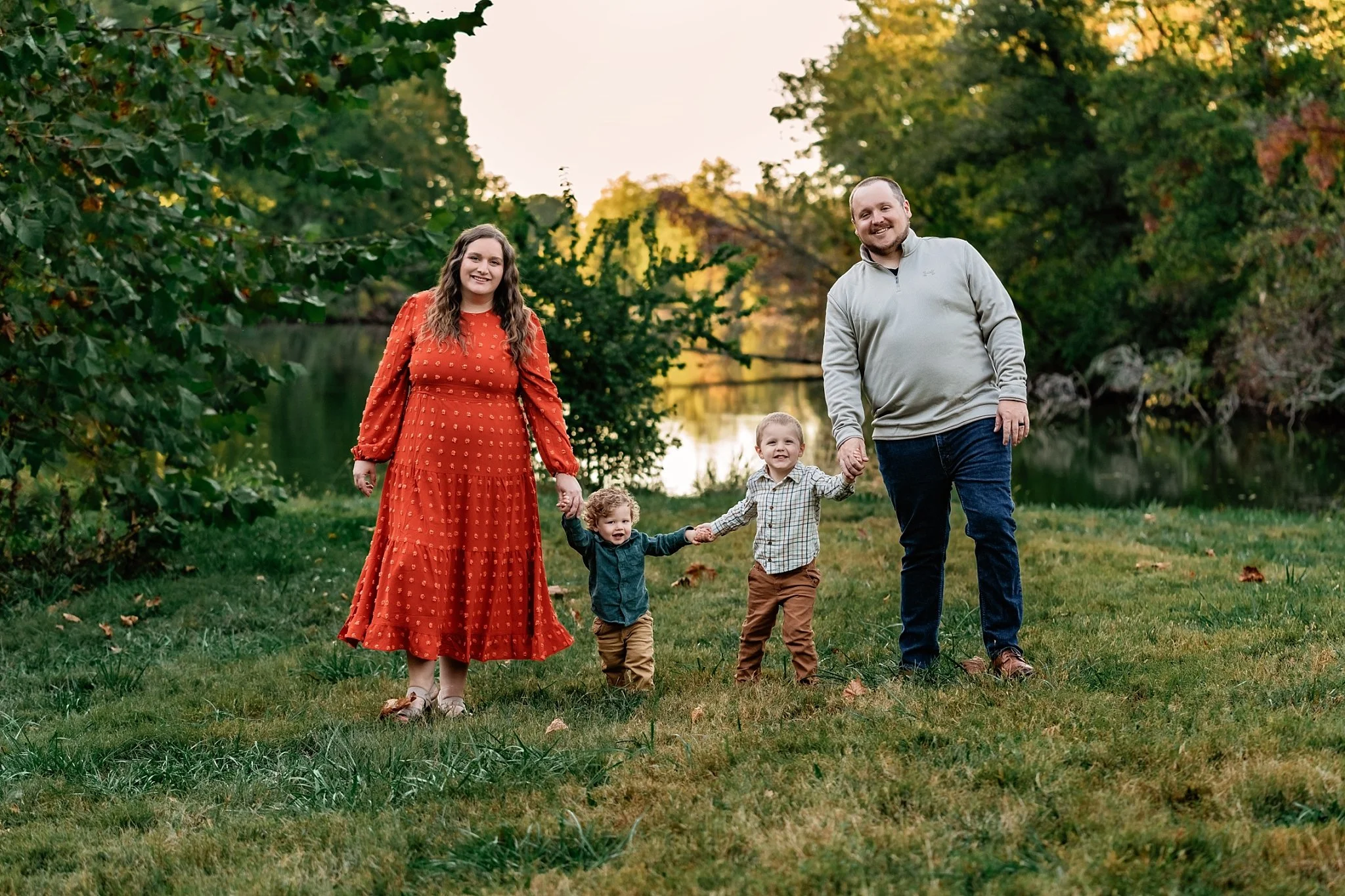 🍂 Fall sessions are always some of my favorites &mdash; golden light, cozy colors, and the sweetest smiles! ✨
This beautiful family made the evening so easy. You can feel the love in every photo. ❤️
This whole session was done in 20 minutes with a v