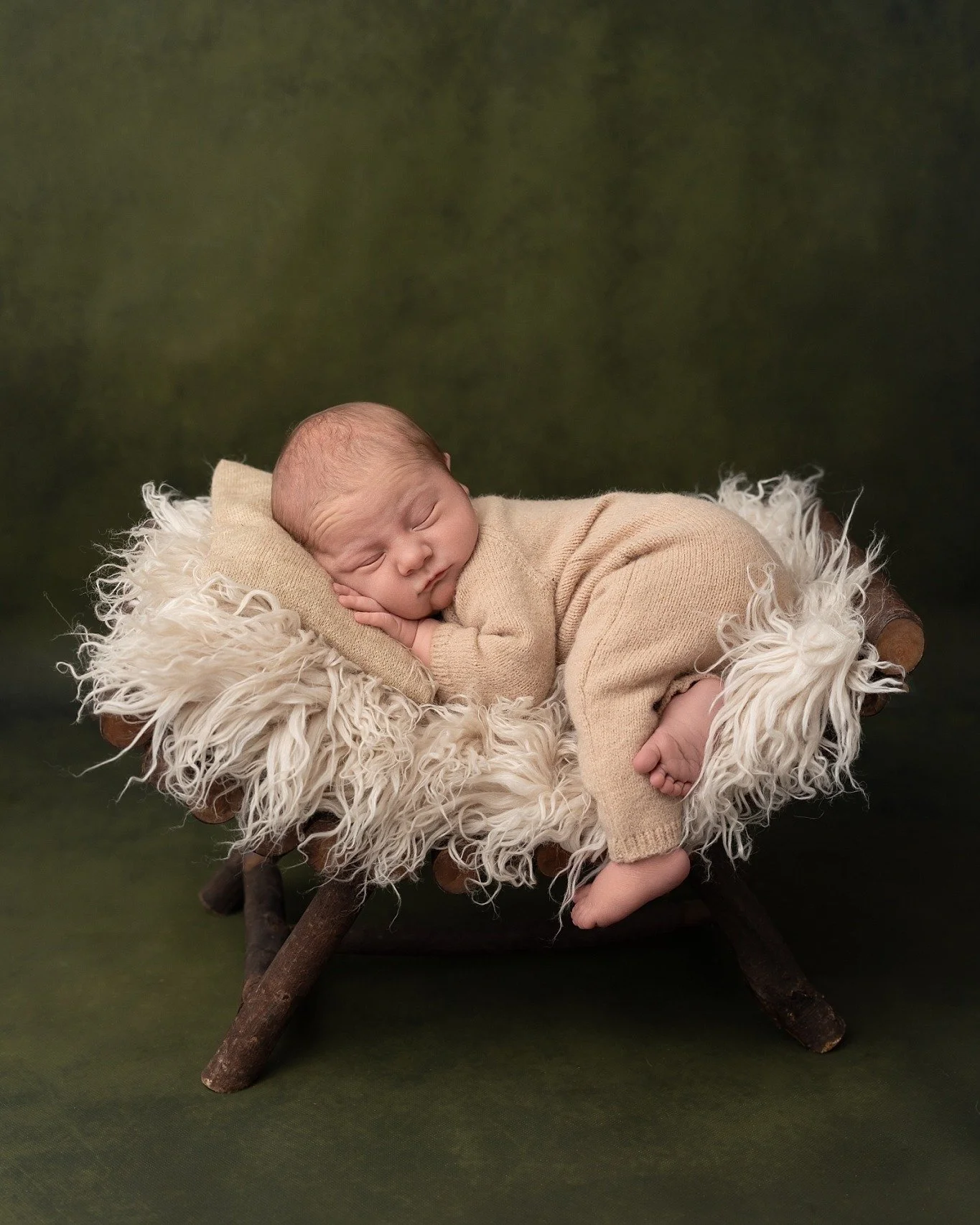 Big news for 2026 babies! 🤍
I&rsquo;m opening a limited number of newborn spots for Jan&ndash;June 2026 and giving you $75 OFF when you book by Nov 30.

You&rsquo;ll also receive a FREE maternity mini OR milestone session (your choice!) &mdash; a $2