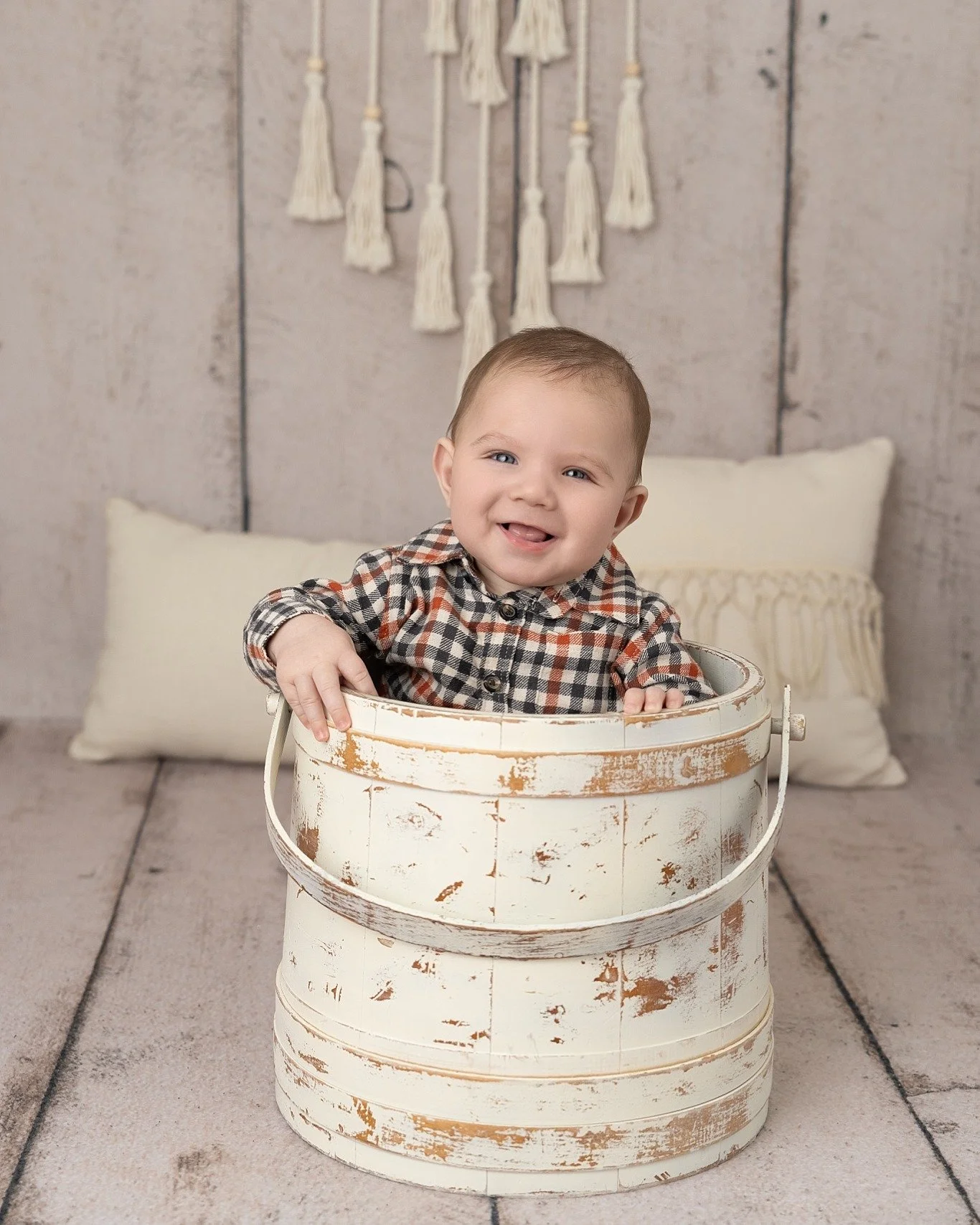 Okay, I cannot handle this level of cuteness. 😂🤎
He made us work for those smiles but they absolutely melted my heart!
#ConnerJamesPhotography #GlenCarbonIL #BabyMilestones