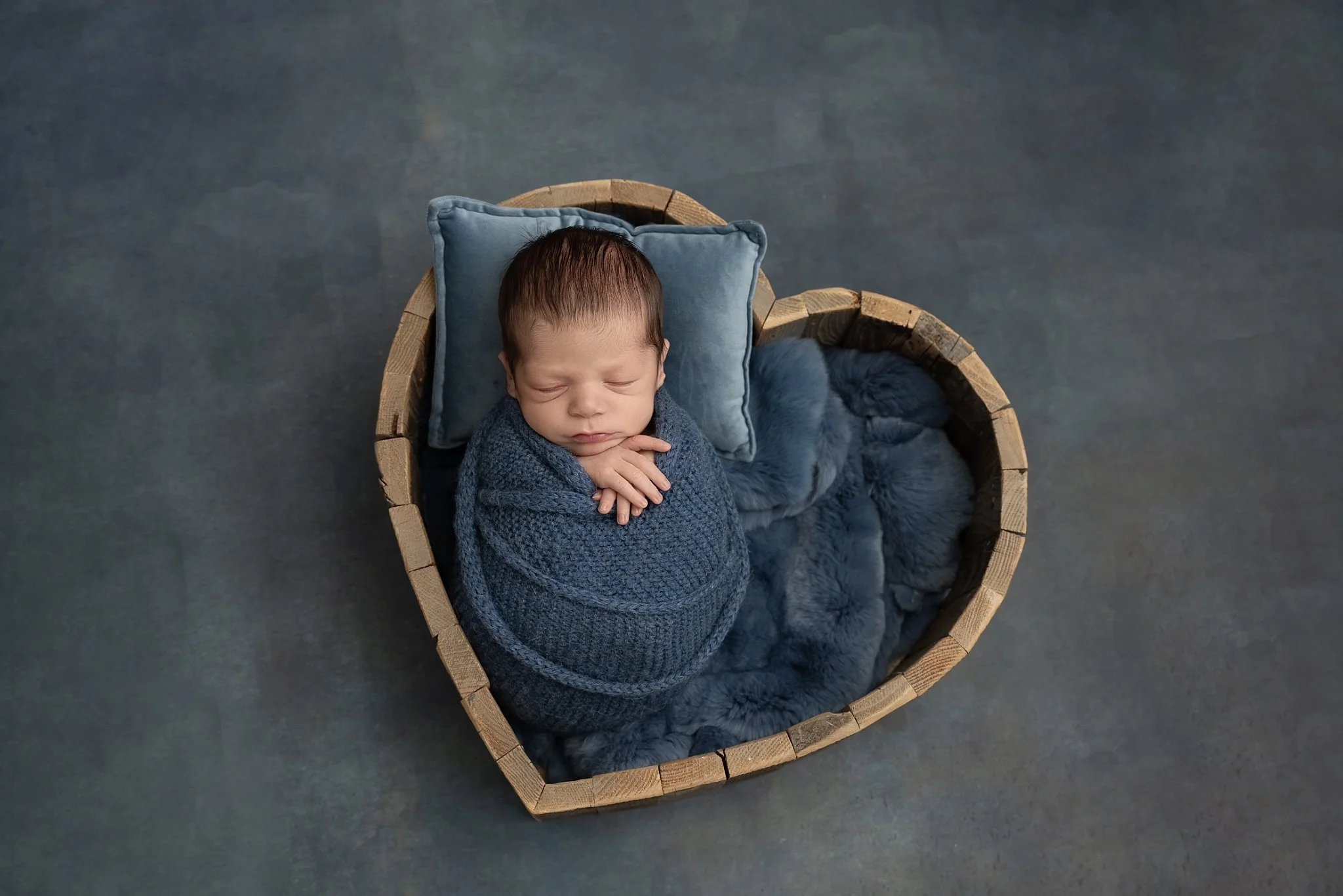 The tiniest little boy, sleeping so peacefully in the sweetest heart bowl. These moments&hellip; they&rsquo;re everything. 💙
#MetroEastNewbornPhotographer #EdwardsvilleIL #GlenCarbonNewbornPhotographer