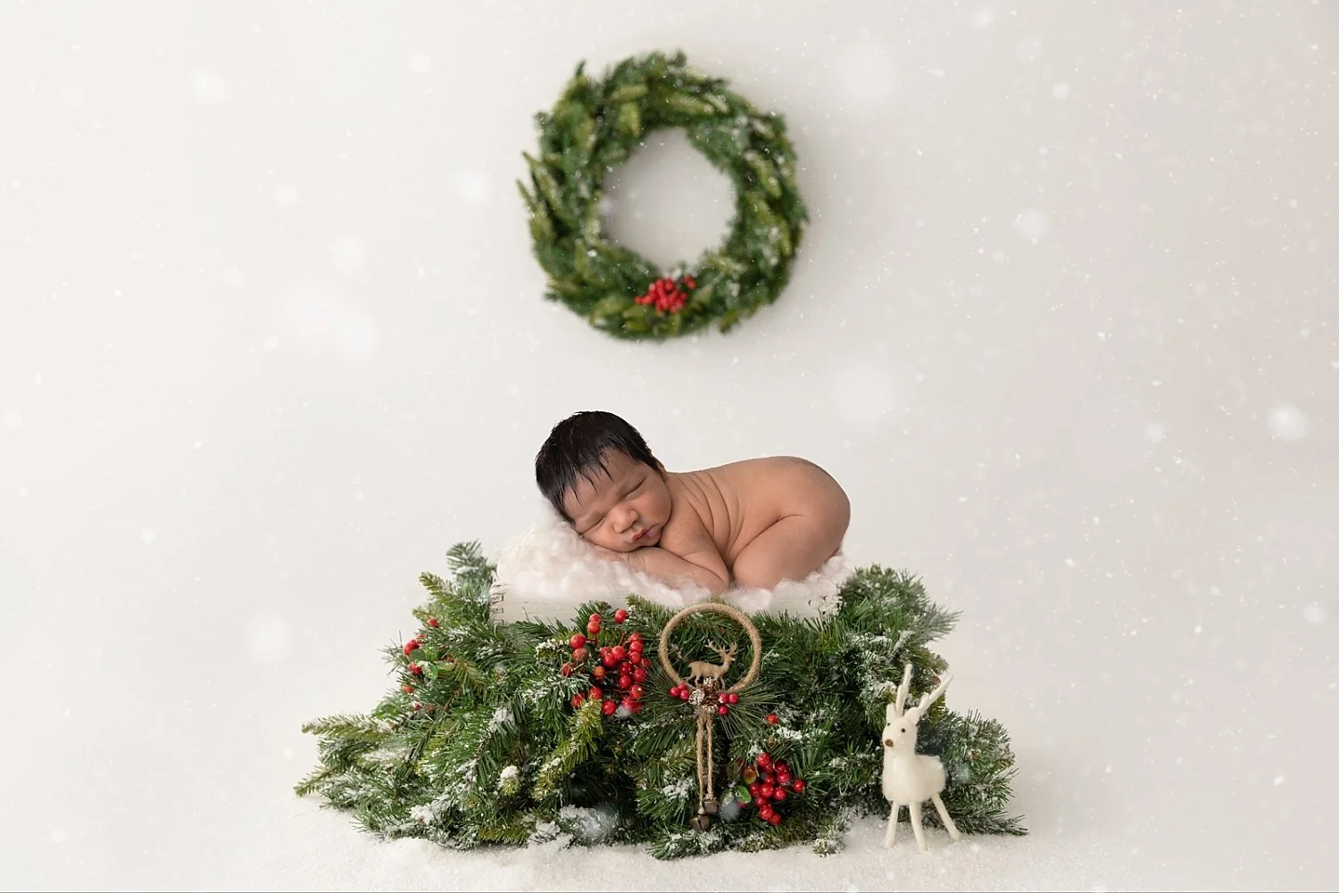 A little piece of Christmas magic wrapped in the tiniest dream 🤍🎄
These sleepy newborn moments are fleeting&mdash;and truly priceless.

✨ Book a Newborn Session &amp; Receive a FREE Maternity Mini or Milestone Session! 

📍 Glen Carbon, IL Studio
?