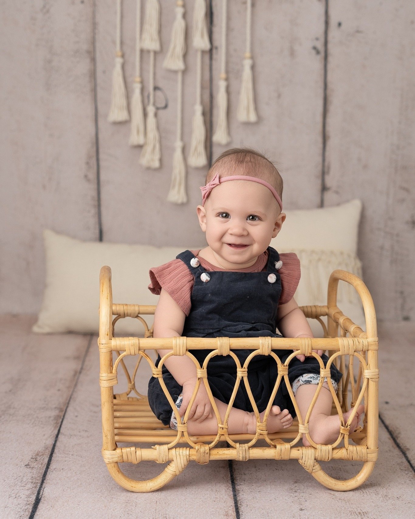 That little smile&hellip; the one you never want to forget 🤍

These in-between moments &mdash; not quite newborn, not quite toddler &mdash; are some of the most special stages to capture.

#BabyPhotography #MilestoneSession #GlenCarbonPhotographer #