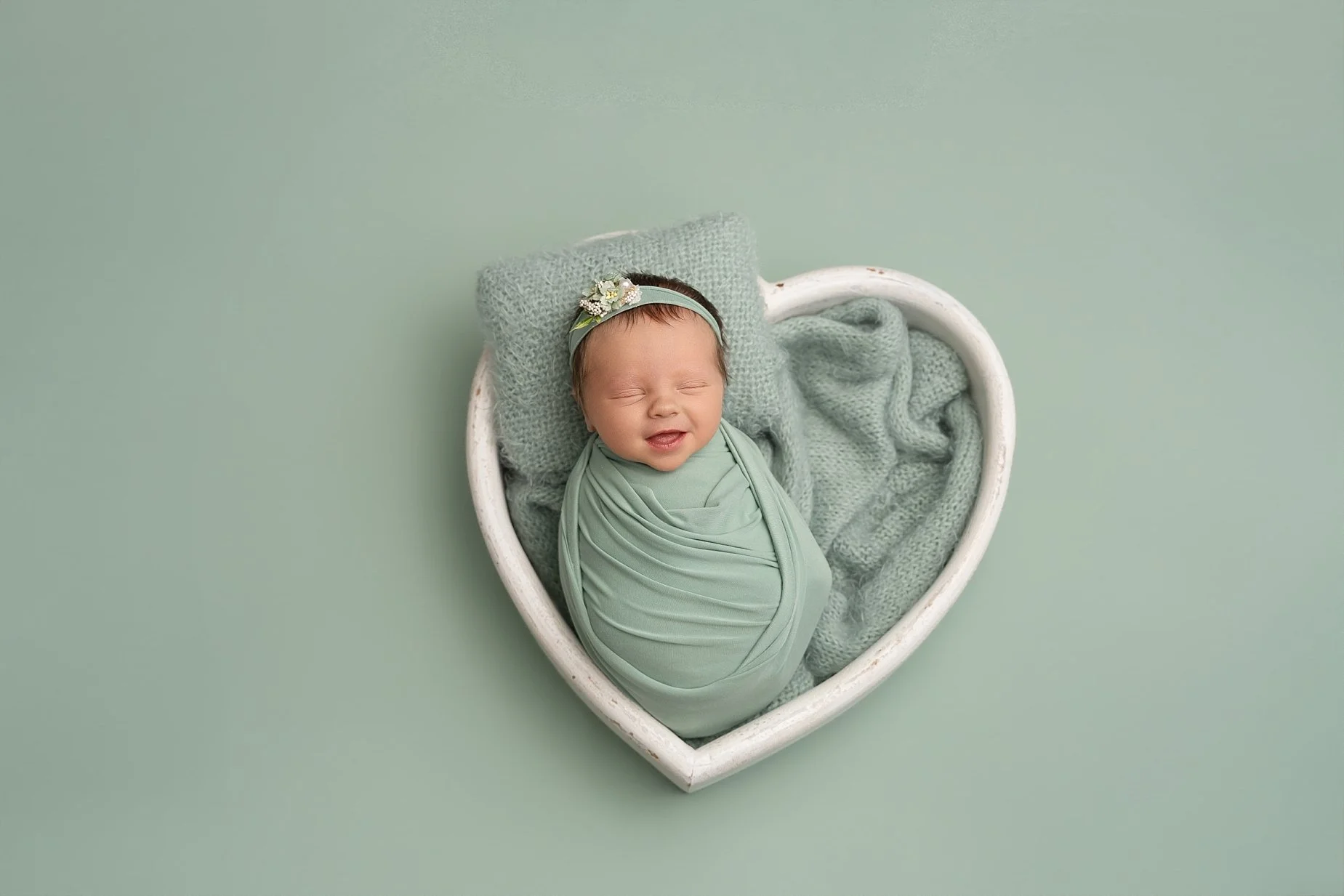 All wrapped up in love 🤍

These tiny details&hellip; the little smiles, the peaceful moments &mdash; they pass in the blink of an eye, but they deserve to be remembered forever.

#NewbornPhotography #NewbornSession #GlenCarbonPhotographer #Edwardsvi