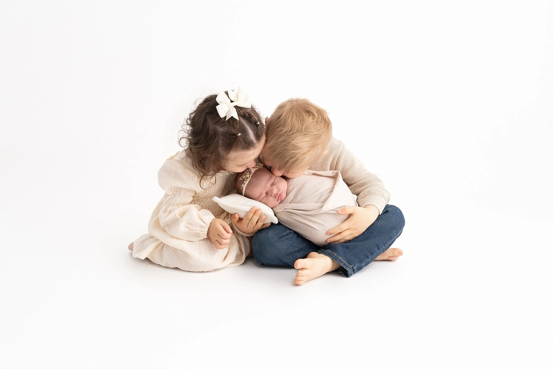Their first best friends 🤍

The way they love their new baby&hellip; the gentle kisses, the tiny hands holding on &mdash; these are the moments you never want to forget.

This is more than a newborn session&hellip; it&rsquo;s the beginning of your f