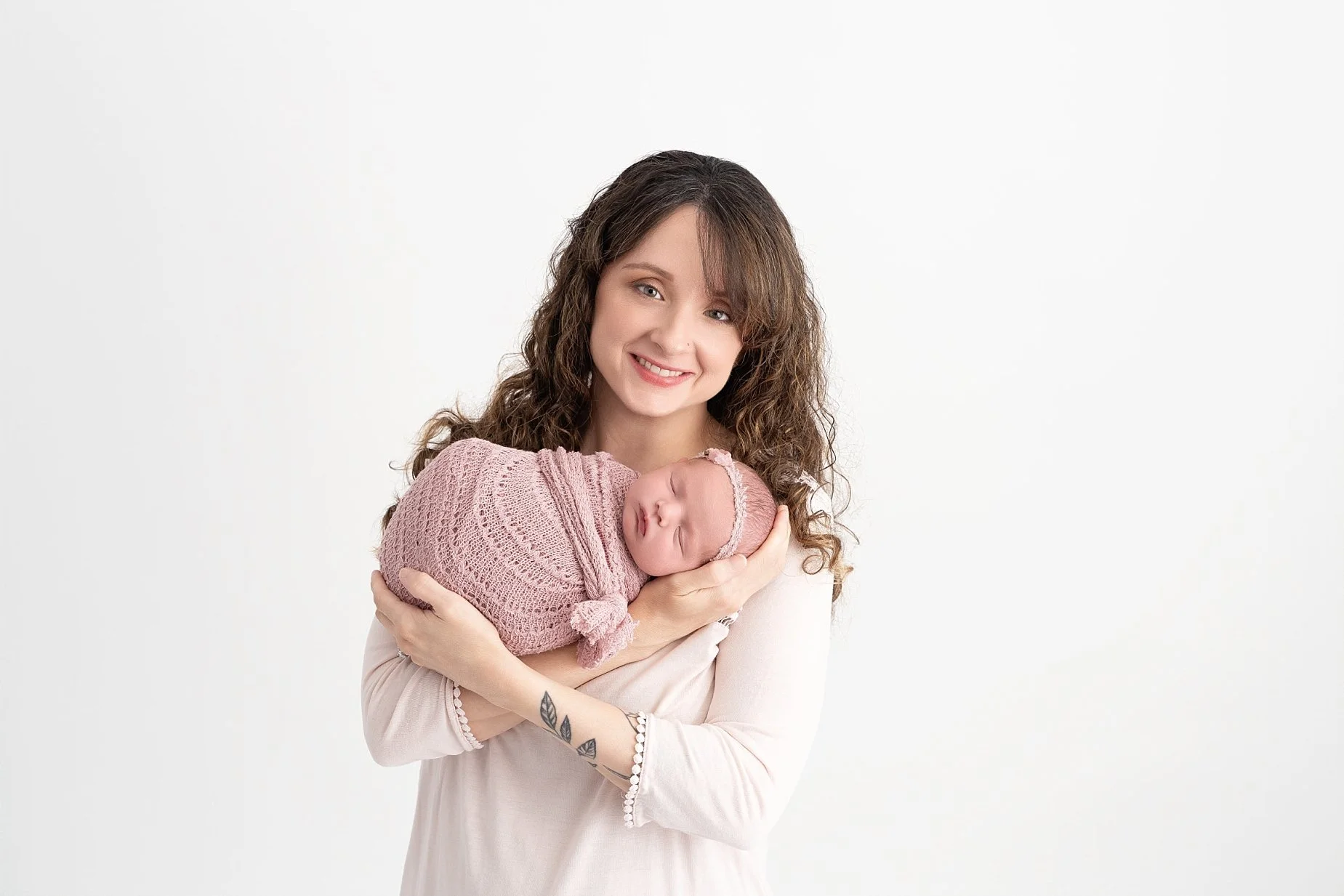 There is nothing quite like a mother holding her whole heart in her arms. 🤍✨ The newborn days are beautiful, exhausting, fleeting&hellip; and so worth remembering.

These moments pass far too quickly. Capture them while they&rsquo;re still little. ?