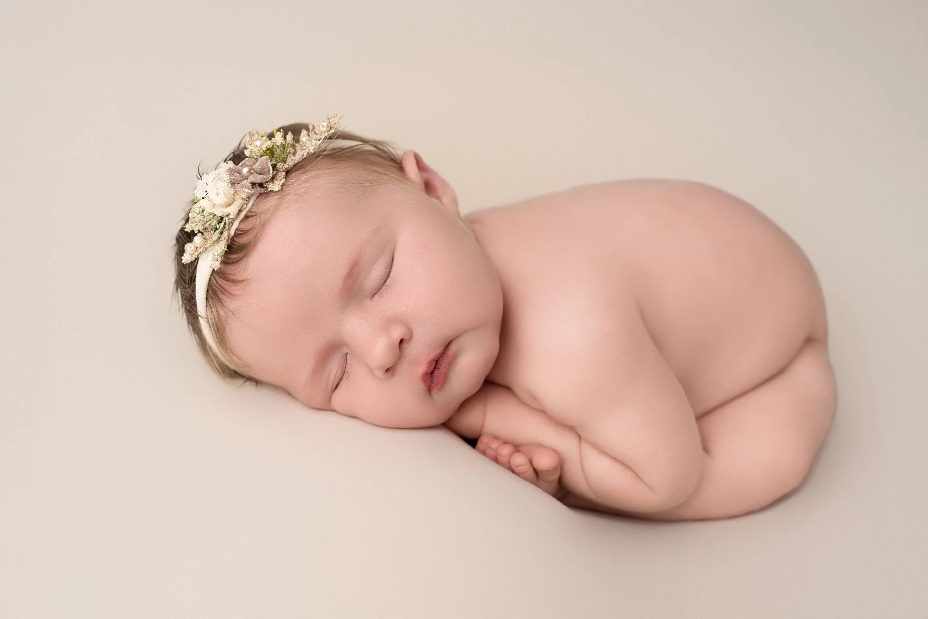 Isabella’s Elegant Newborn Session | Edwardsville &amp; Glen Carbon Newborn Photographer