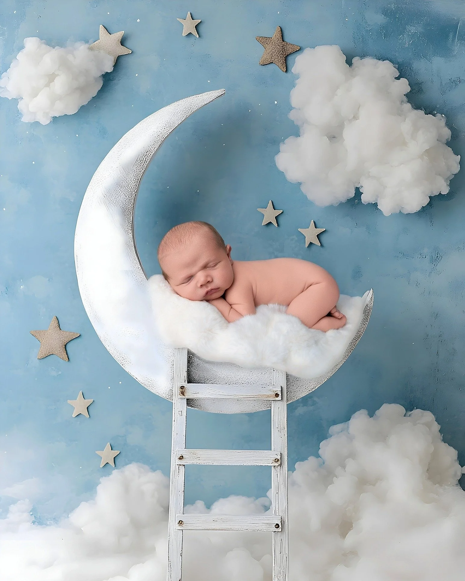 Creative and timeless is my specialty. 🤍✨

I love creating beautiful setups and safely posing newborns&hellip; so why not do both? For years, that&rsquo;s exactly what I&rsquo;ve done &mdash; blending artistry with the tiny details that make each ba