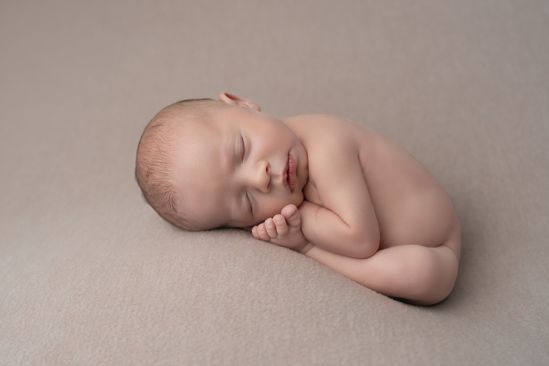 Your baby will only be this little once&hellip; 🤍

Book your newborn session with Conner James Photography Inc. and receive your choice of a ✨ FREE Maternity Mini Session ✨ or ✨ FREE Milestone Session ✨ to capture even more of your baby&rsquo;s firs