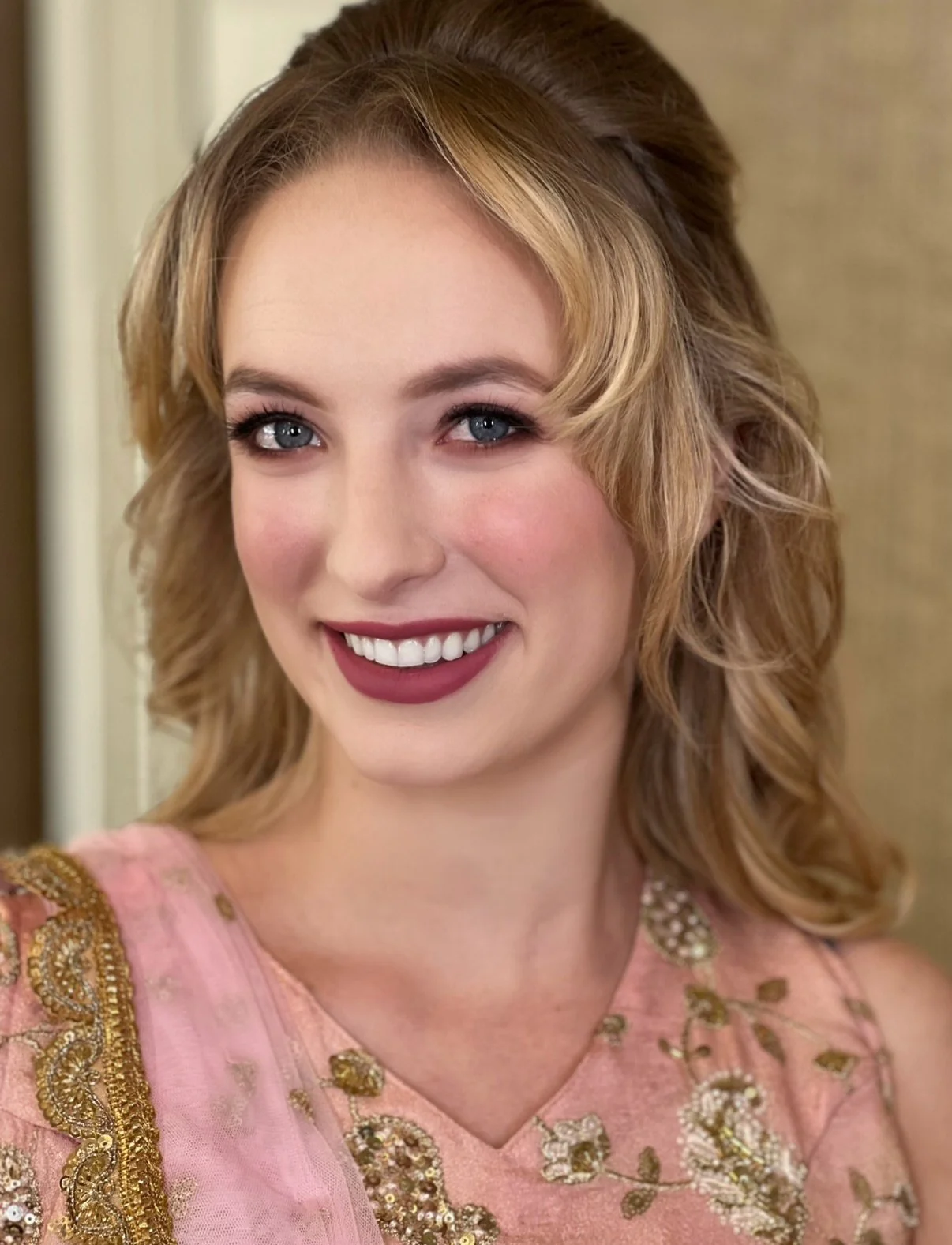 Pretty in pink and perfectly matched 💕✨ She asked for a soft glam pink eyeshadow to complement her sari&mdash;and we delivered just that. Effortless, radiant, and tailored to her vision.

Now booking for all occasions&mdash;brides, bridesmaids, even