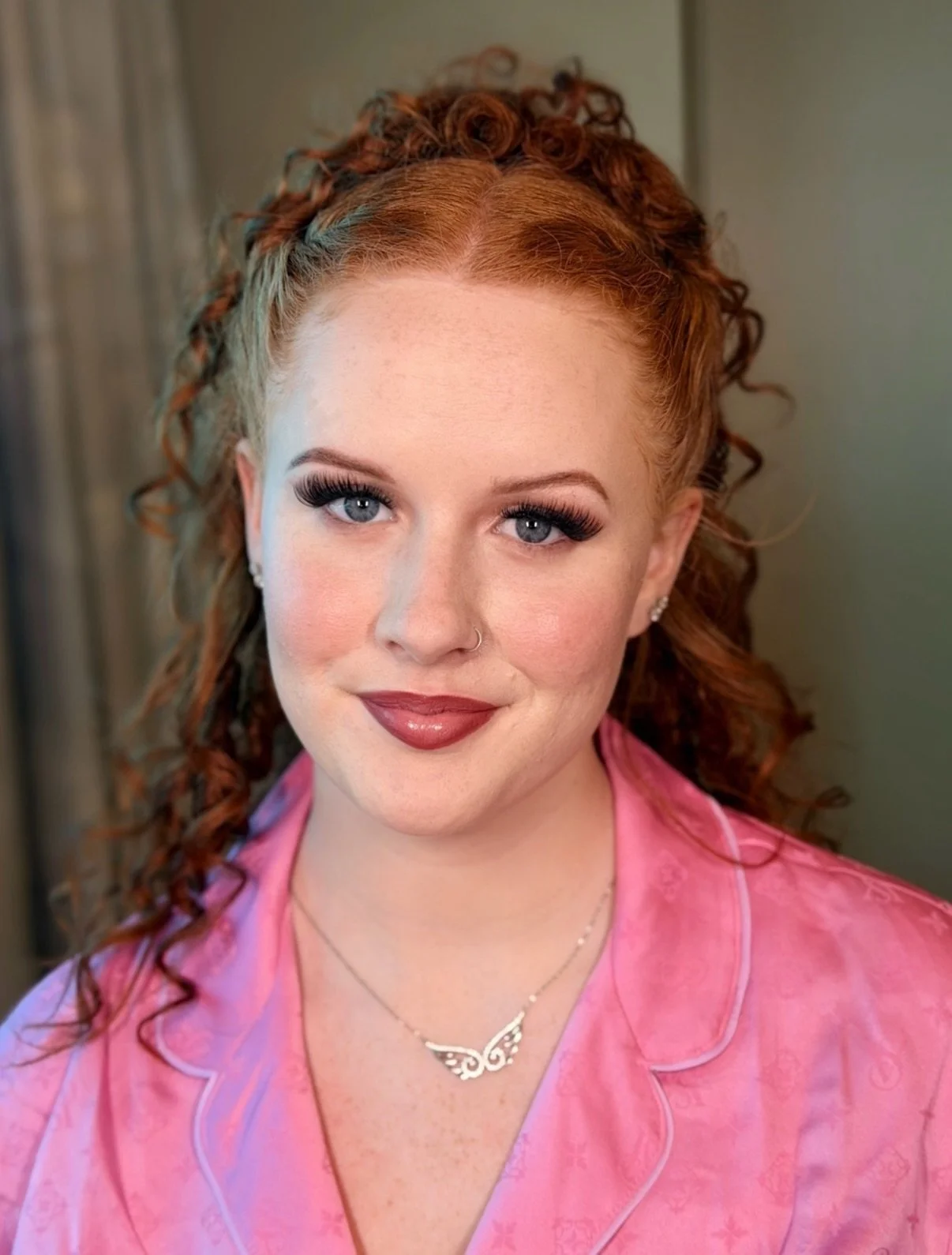 My beautiful client booked me through @priv for a large birthday party she was a part of ✨💖 She requested a fun pink cut crease look and definitely wasn&rsquo;t afraid of the glitter ✨

The results = absolutely stunning 😍💗

Now booking soft glam, 