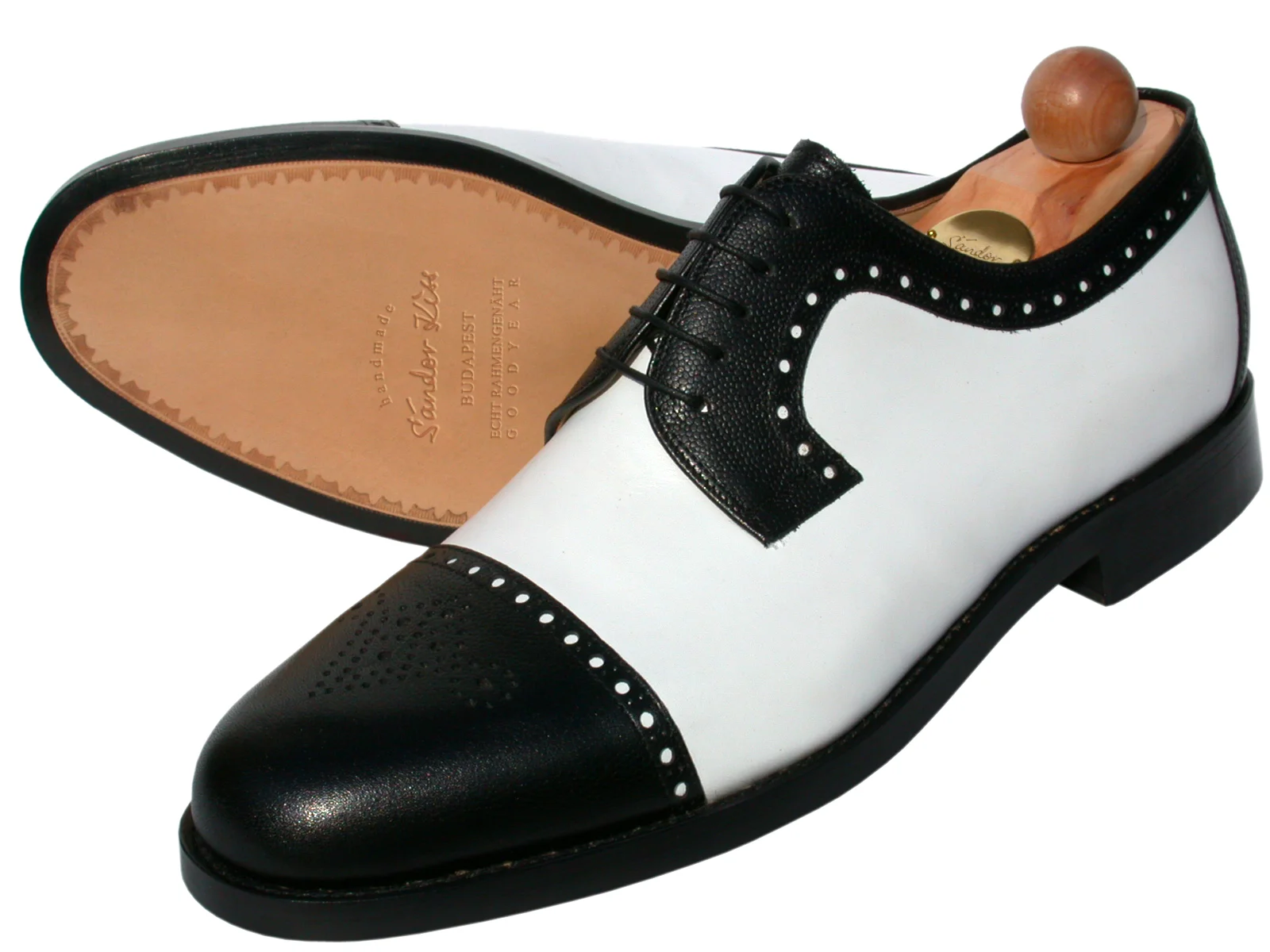 Semi-Brogue Boxcalf und Scotch Grain schwarz/weiss