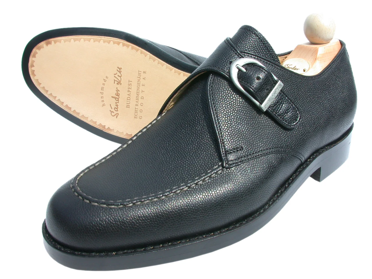 Monk Scotch Grain schwarz