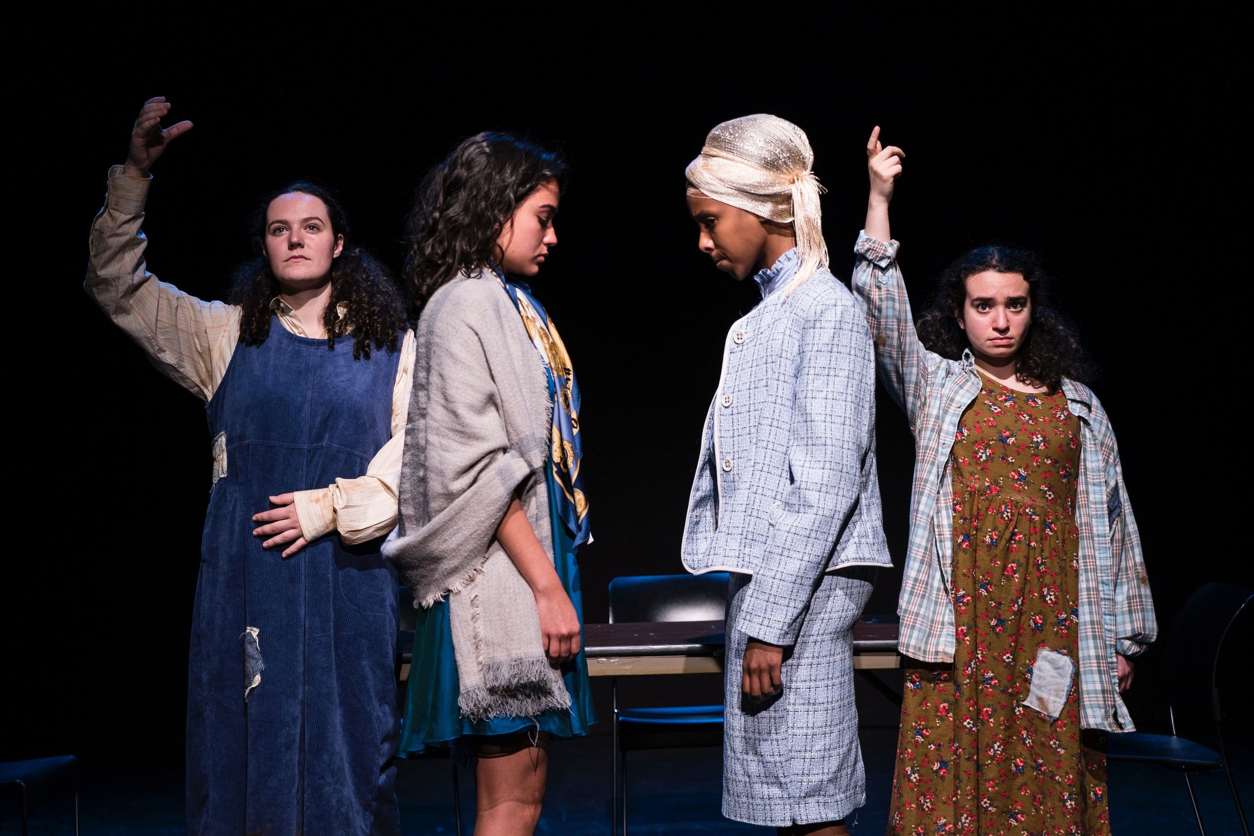 Heninurs directed by Sara Raavid