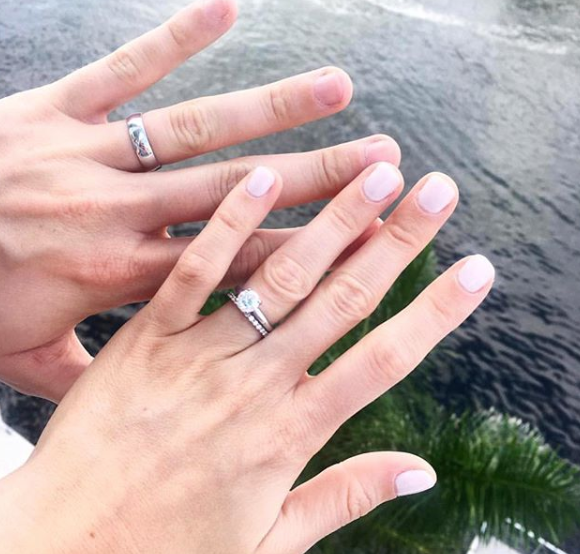 Blue Nile- wedding ring couple.png