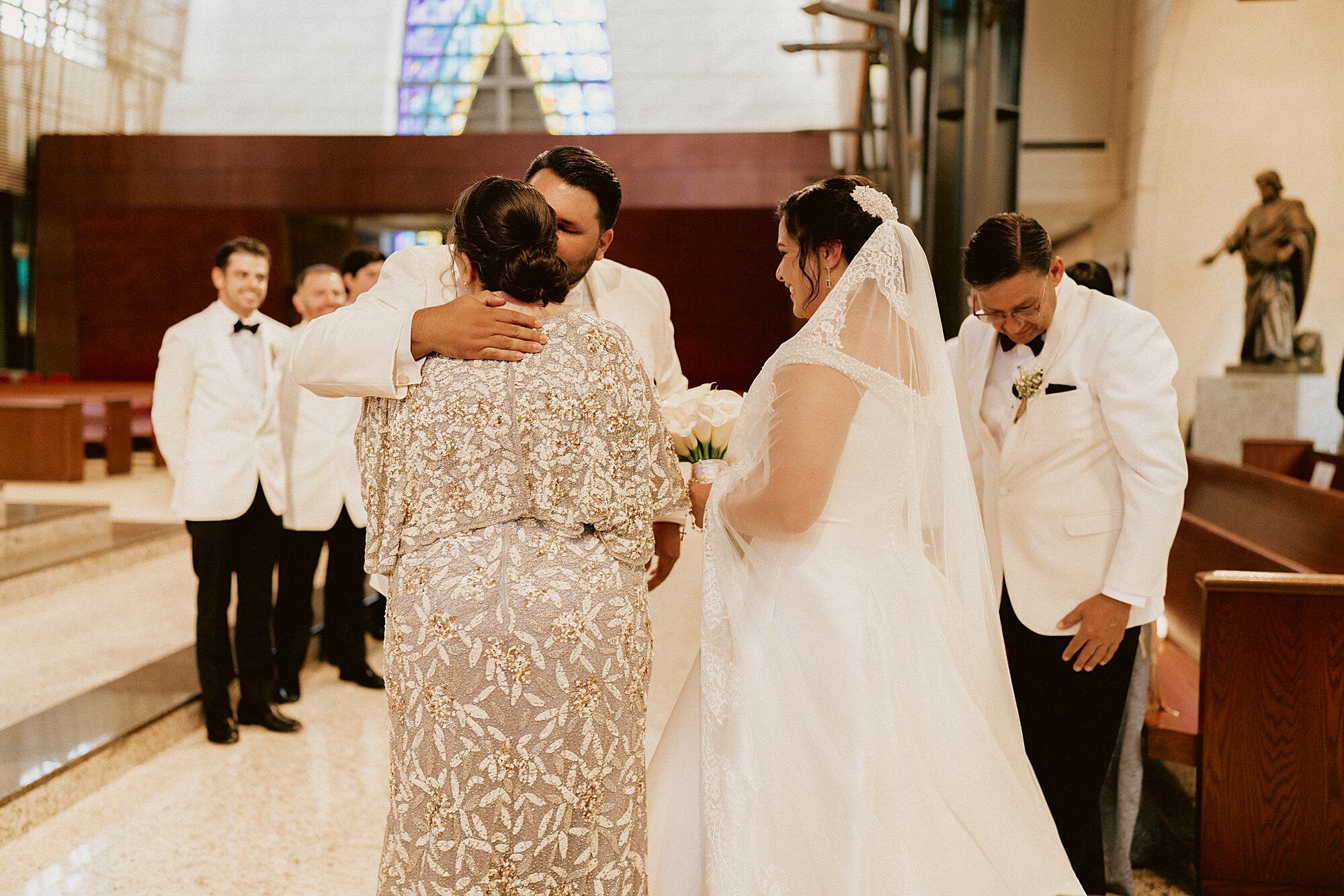 Coral Gables Country Club Wedding - Michelle Gonzalez Photography - Andrea and Andres-347.jpg