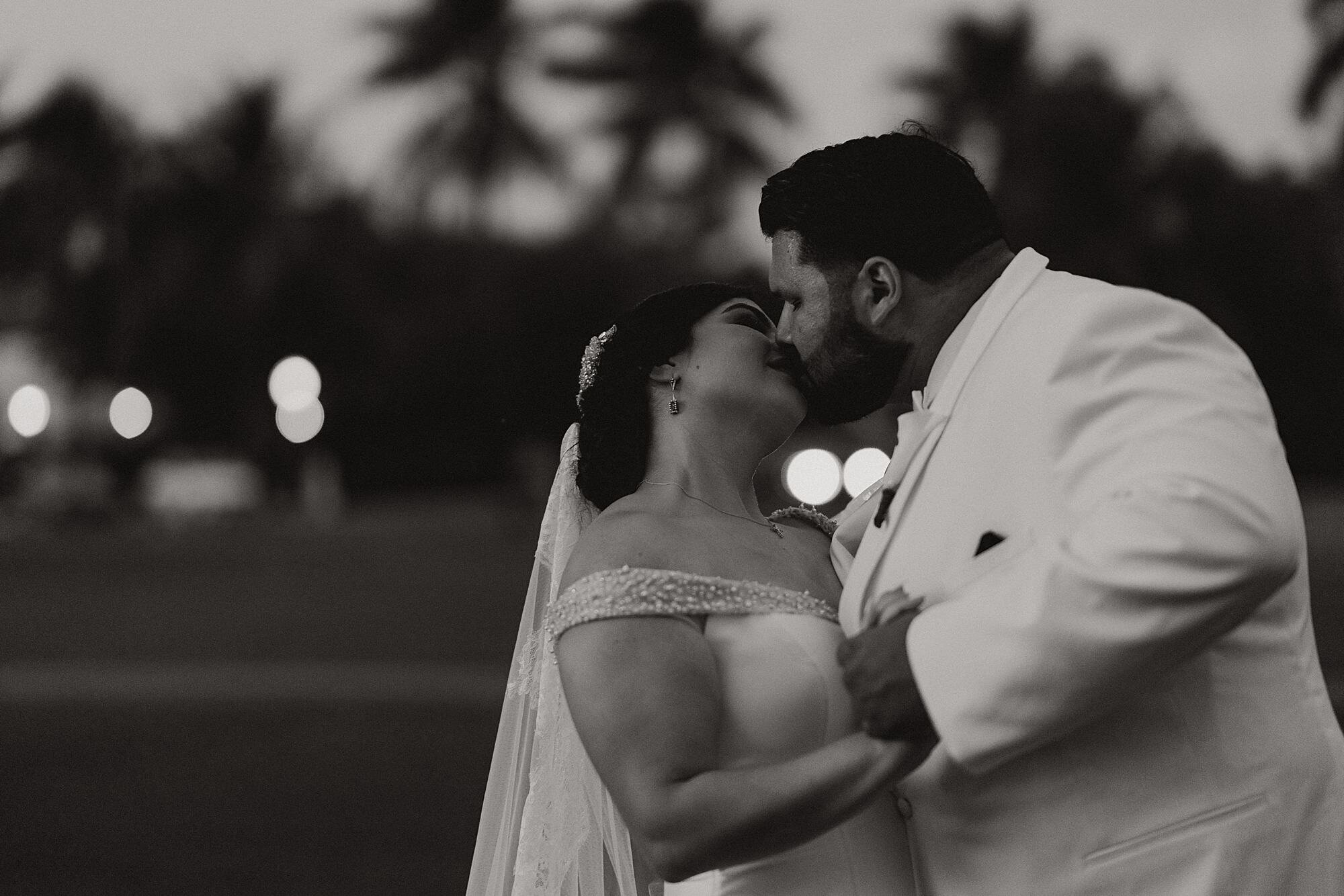 Coral Gables Country Club Wedding - Michelle Gonzalez Photography - Andrea and Andres-880.jpg