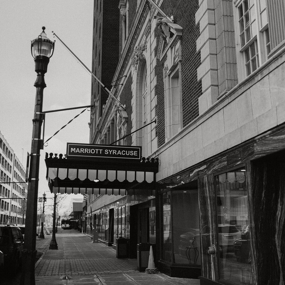 Marriott Syracuse Winter Wedding in New York | New York Wedding Photographer