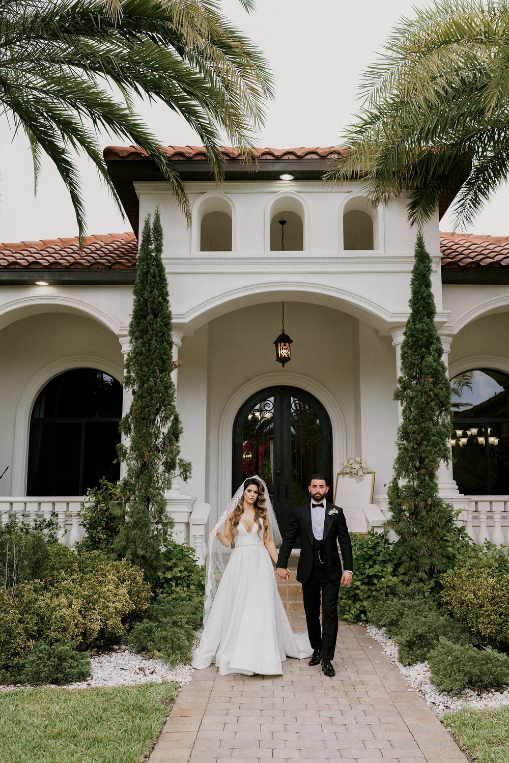 bride and groom wedding photos - miami wedding photographer - luxury wedding photographer - best Miami wedding photographers