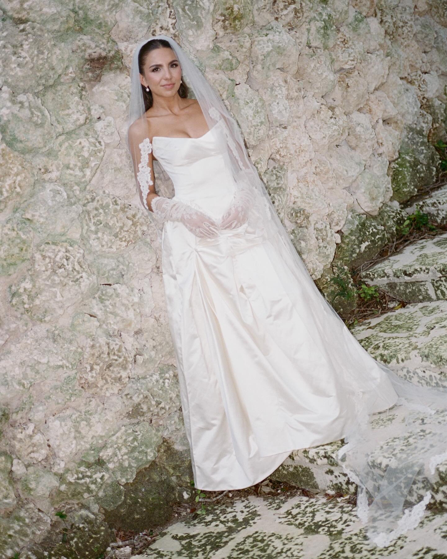film photos from Katerina and John&rsquo;s wedding - to say these are some of my favorite film photos yet, is an understatement. 
.
.
.
#miamiweddingphotographer #orlandoweddingphotographer #naplesweddingphotographer #naplesflwedding #europeweddingph