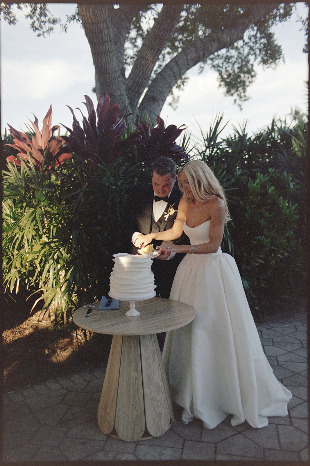 Club at the Strand Naples Wedding - Michelle Gonzalez Photography - Emma and Reilly-140.jpg