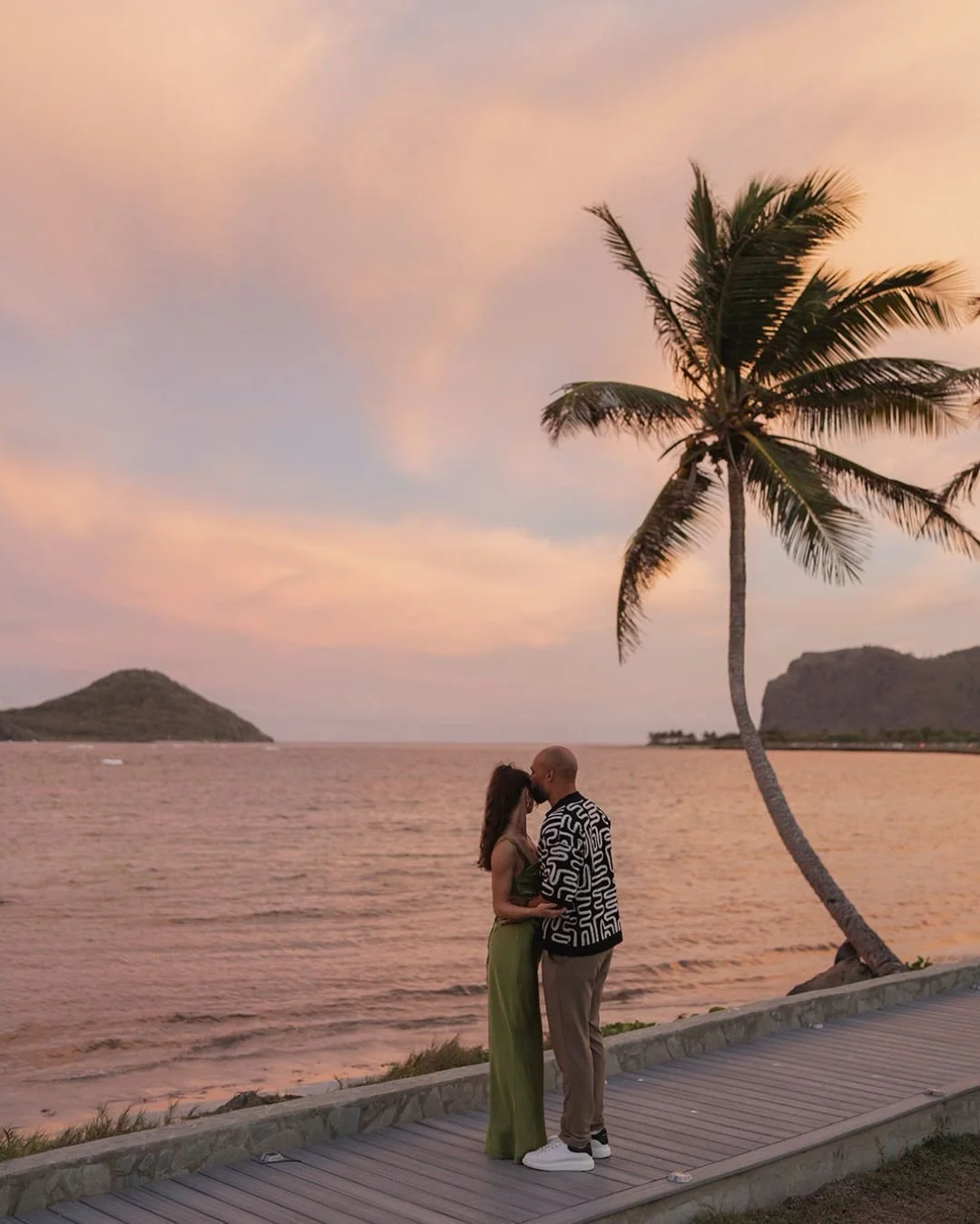 Majestic and Marshall&rsquo;s Wedding Weekend in Saint Lucia. This was night one and we were welcomed by the most majestic sunset (see what I did there haha)

#stluciawedding #stluciaweddingphotographer 

Saint Lucia Wedding

I love a U-Shaped recept