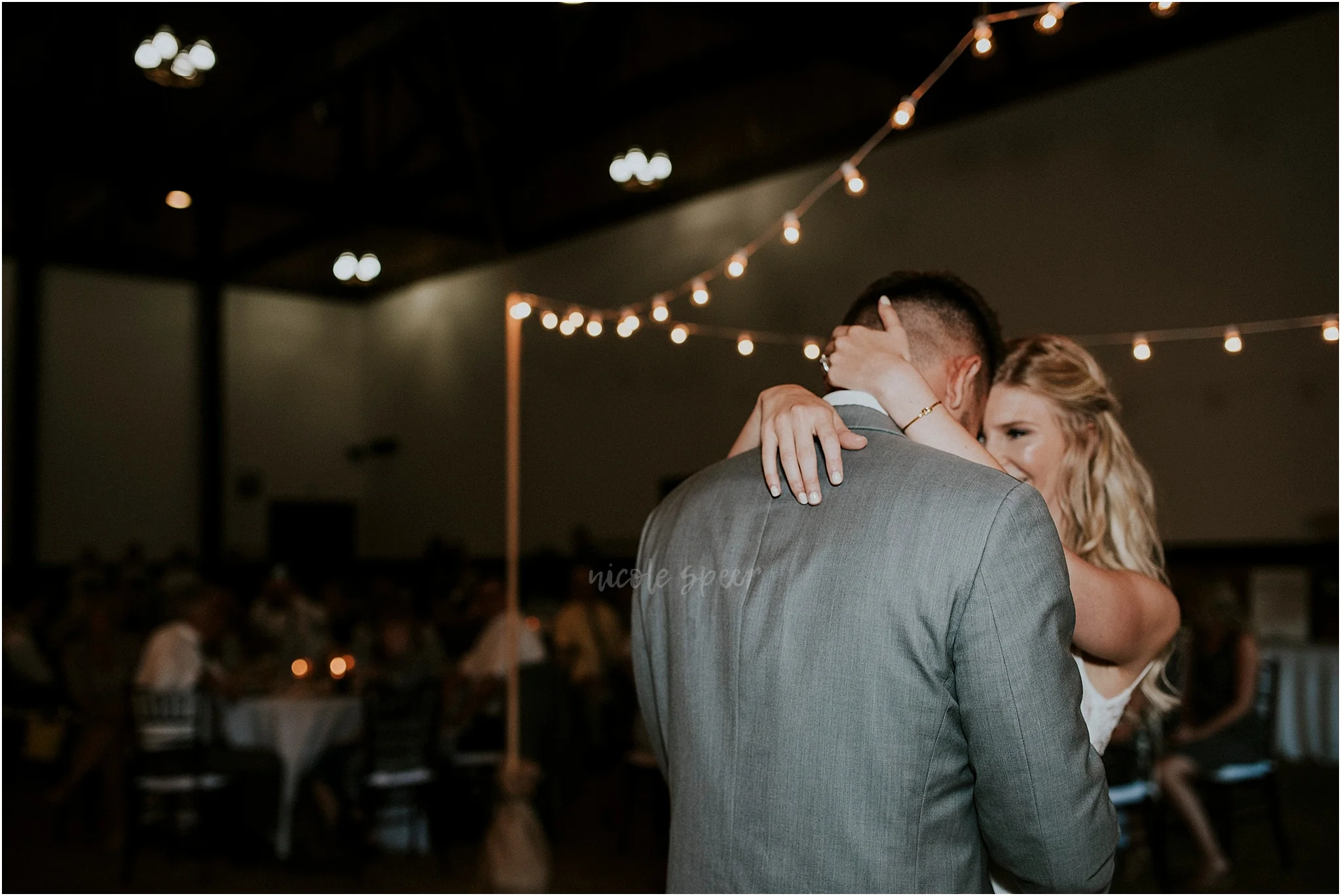 Indianapolis-Wedding-Photographer_0514.jpg
