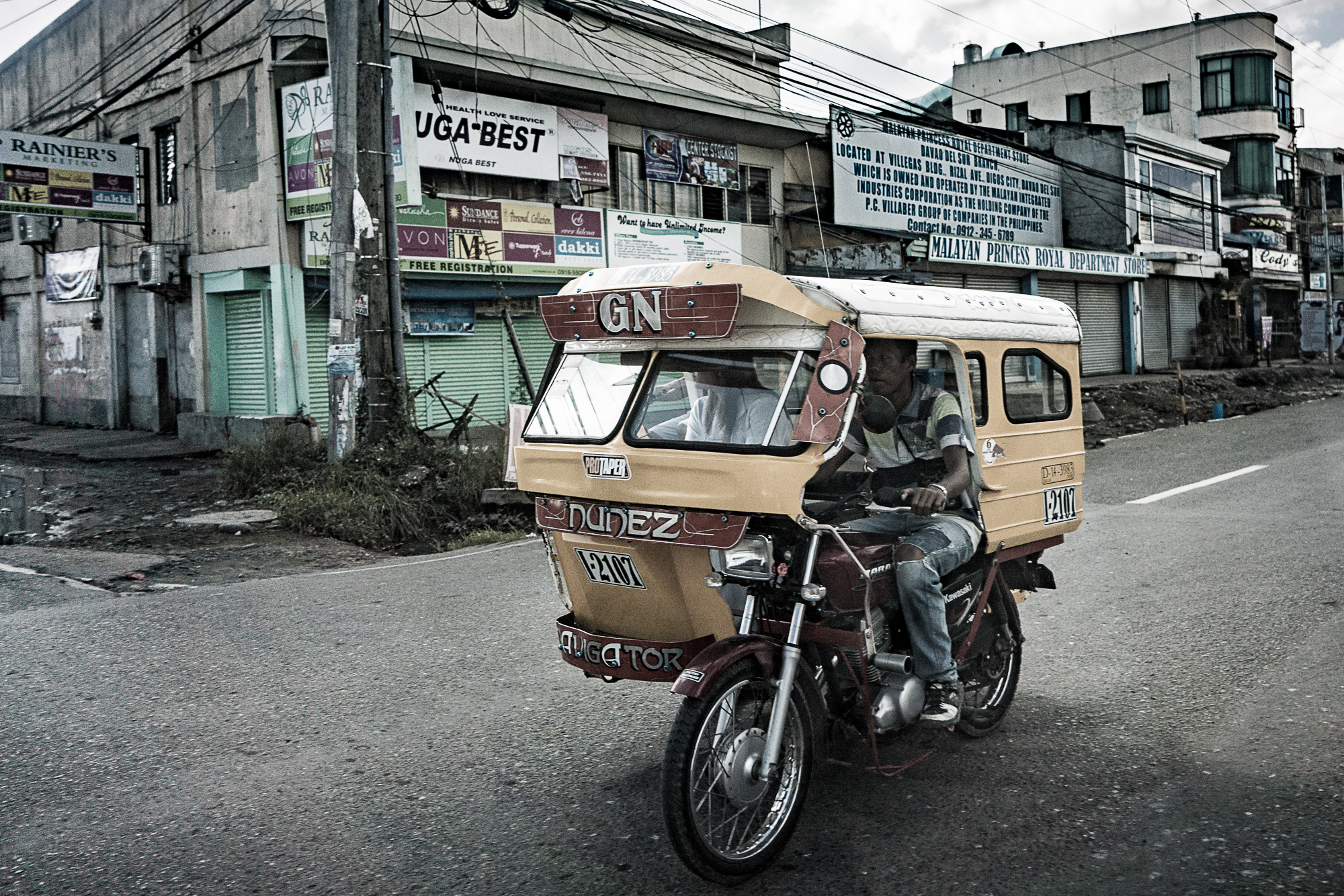 mindanao__whitewall_300dpi-02133.jpg