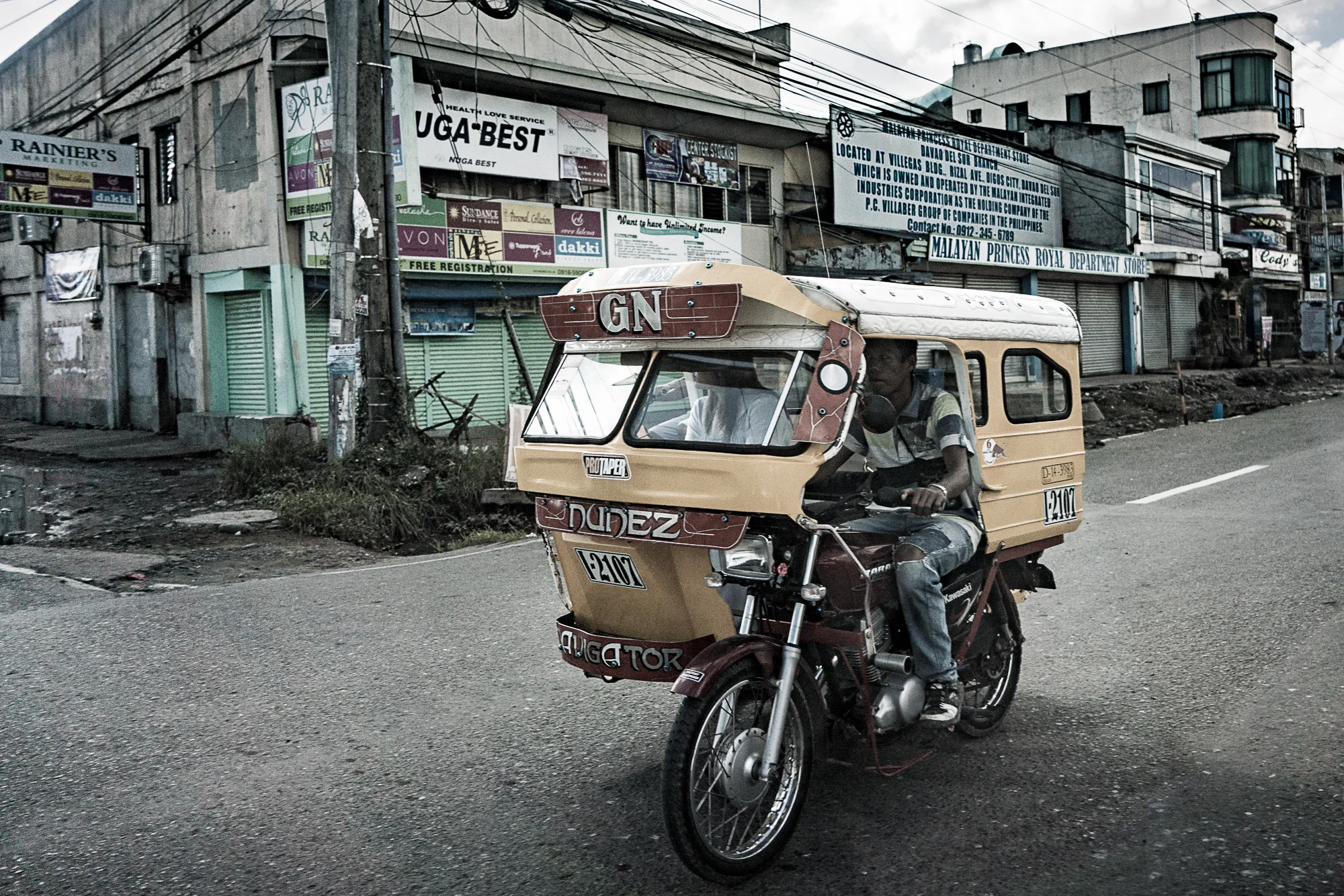 mindanao__whitewall_300dpi-02133.jpg
