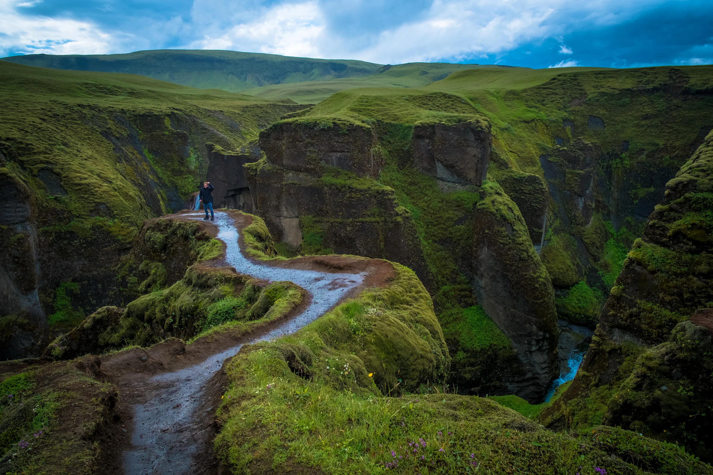 1 Iceland Justin walk.jpg