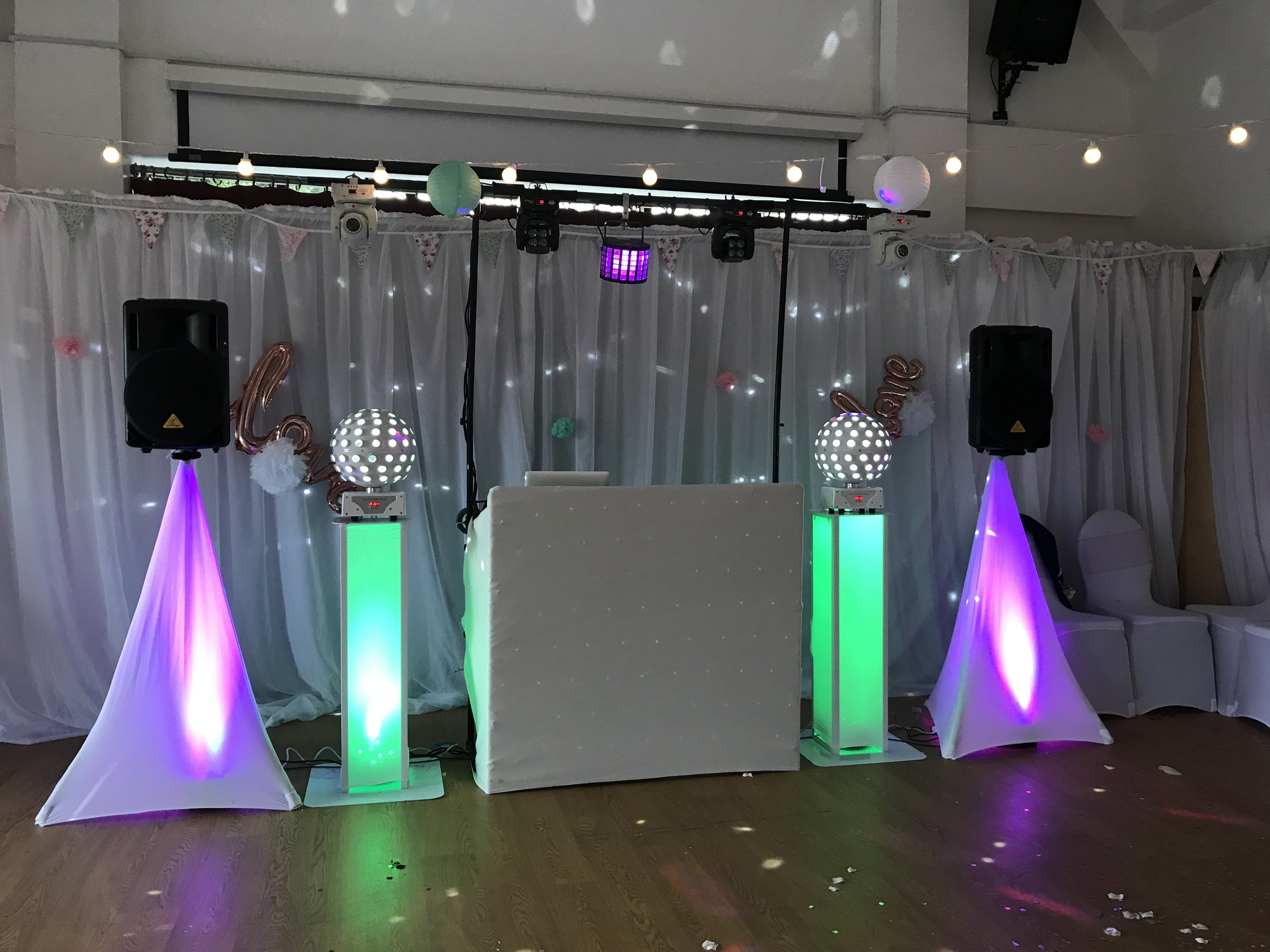 REAL WEDDING - GODMERSHAM &amp; CRUNDALE VILLAGE HALL, GODMERSHAM – KRISTINA AND ROSS