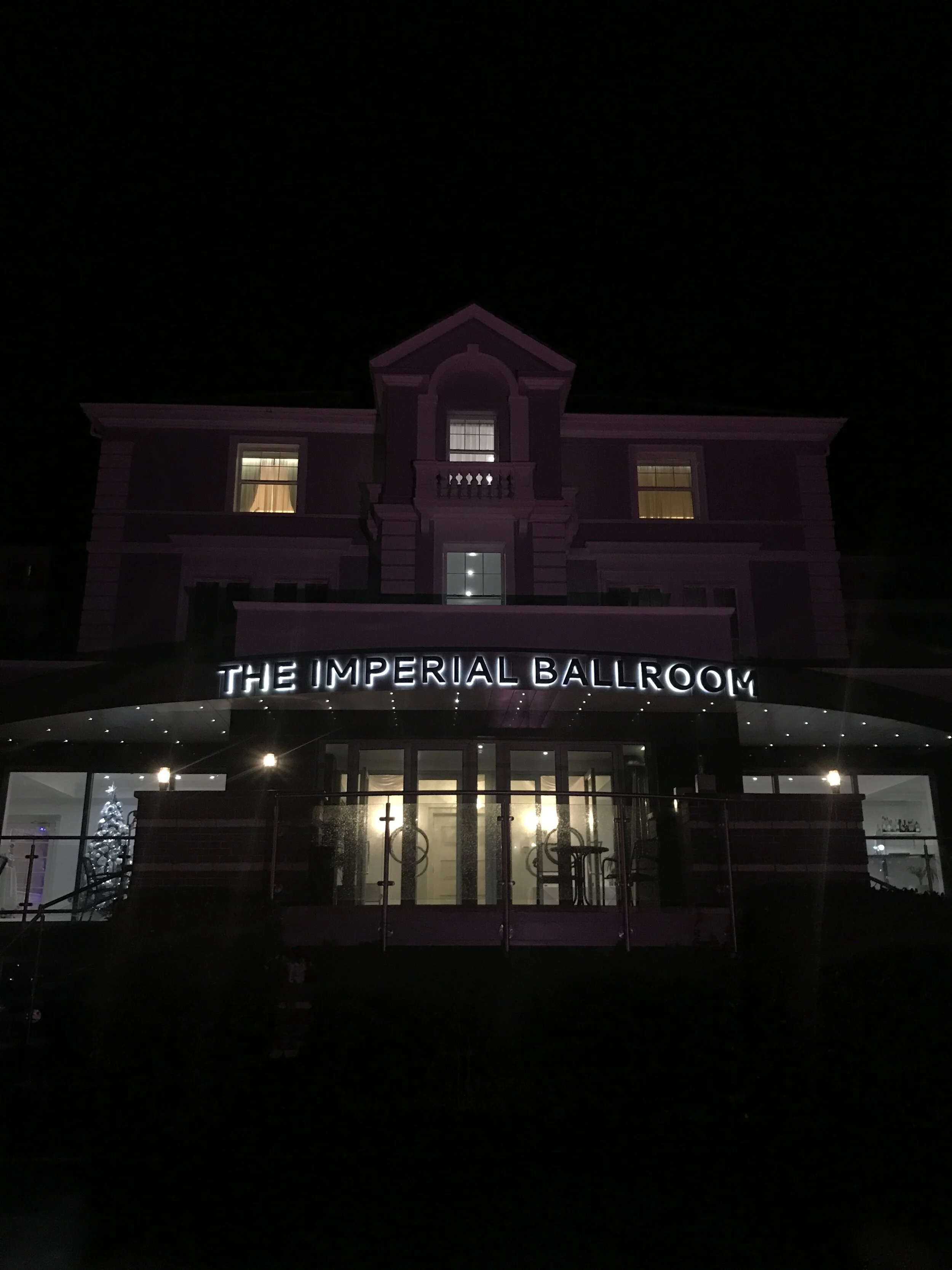 REAL WEDDING - STUNNING CHIC HYTHE IMPERIAL WEDDING – SAM AND CRAIG