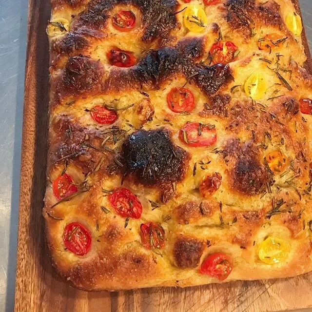 Starting the week right with an early Monday morning bake. Killer sourdough focaccia with a crunchy salty savoury crust and a light an fluffy crumb. Eff that&rsquo;s good! #sourdough #homebaker  #madeinparkdale