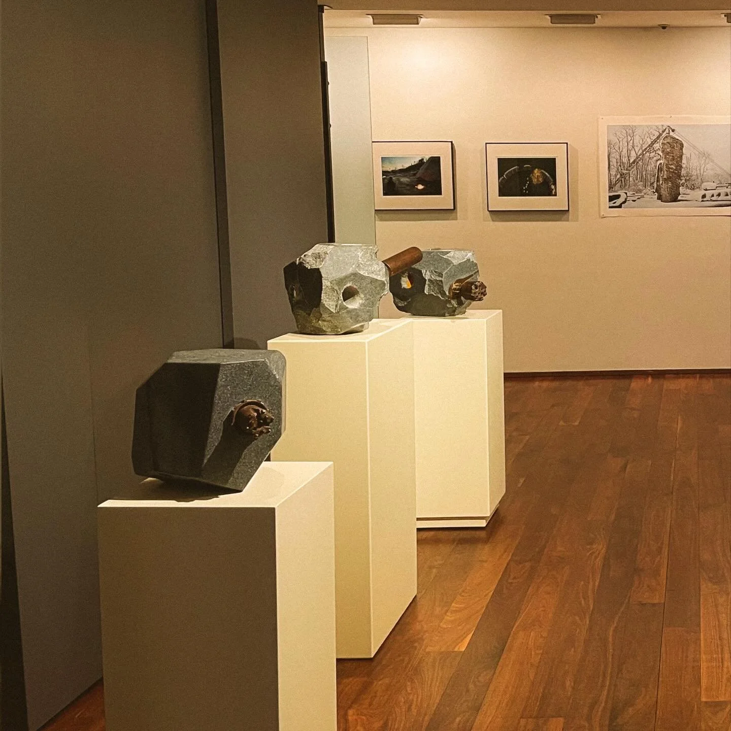 @darrellpetit sculpts it, @seankernan shoots it. For two decades, the internationally acclaimed sculptor-photographer duo has traded ideas and inspiration, turning stone, light, and perspective into an ongoing creative dialogue.

Now on view at @thes