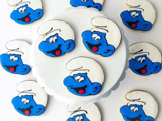 Next time you're feeling blue just let a smile begin,
Happy things will come to you... @iteventsbyjulie #bakersalie